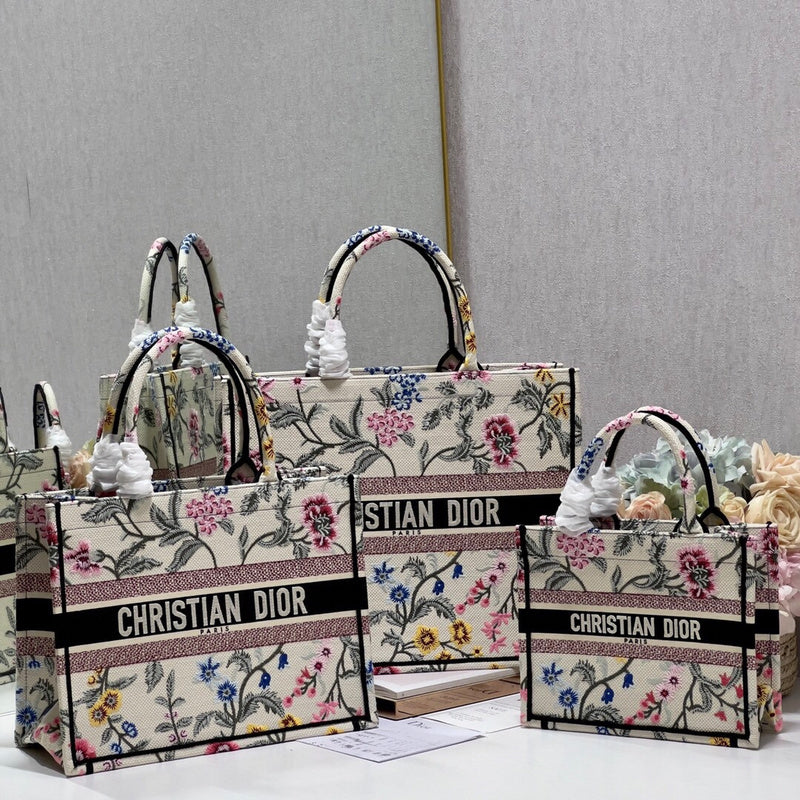 Dragons Bags Detail