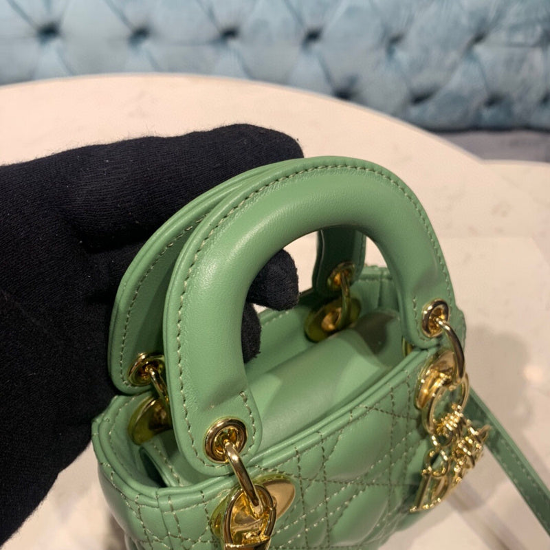 Dragons Bags Detail