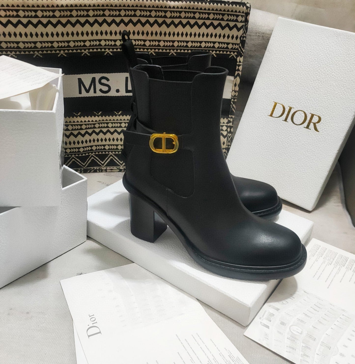 DD 30 MONTAIGNE HEELED ANKLE BOOT BLACK SUPPLE CALFSKIN KCI950VSO S900