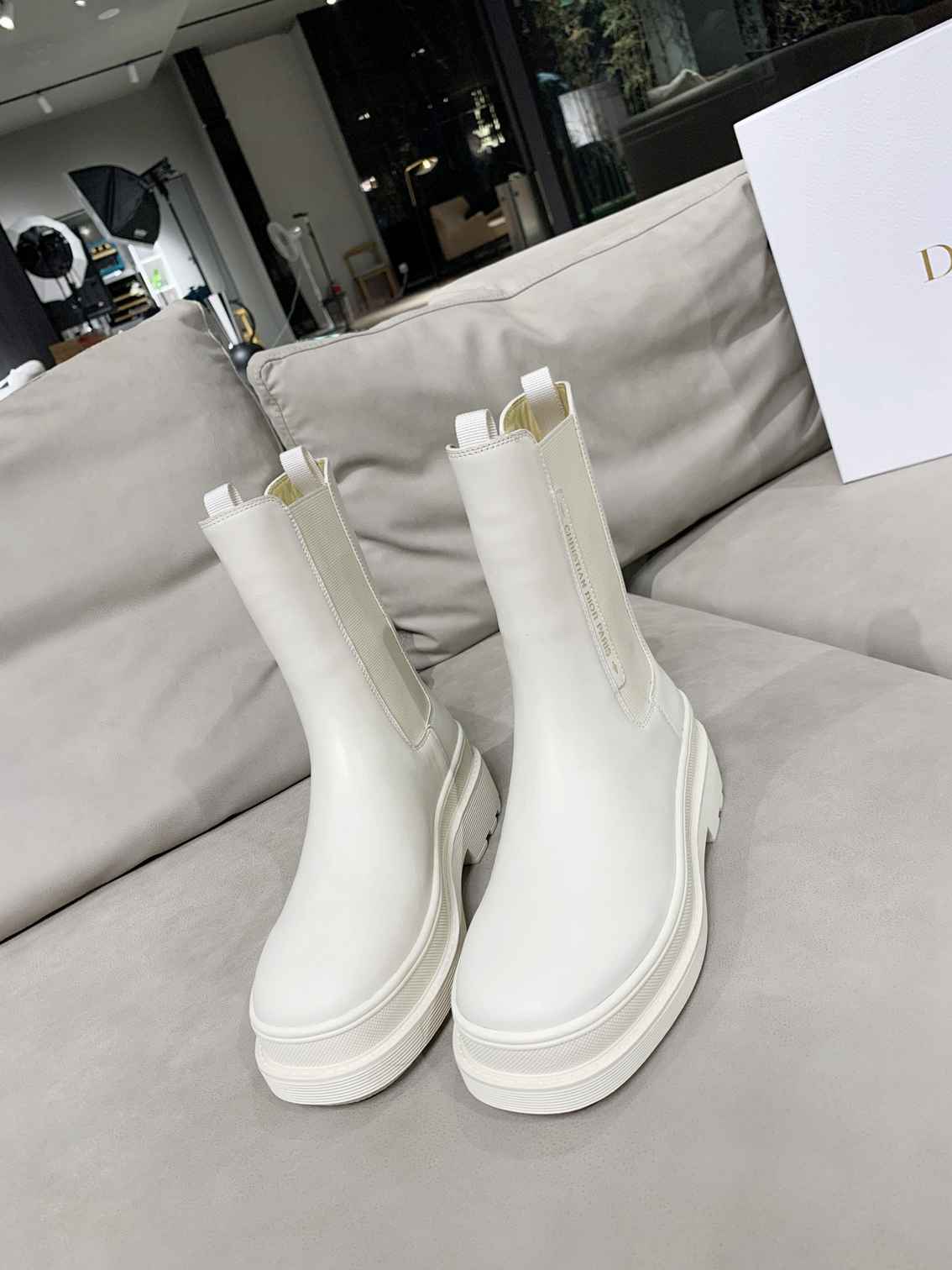 VBS TRIAL ANKLE BOOTS LEATHER WHITE