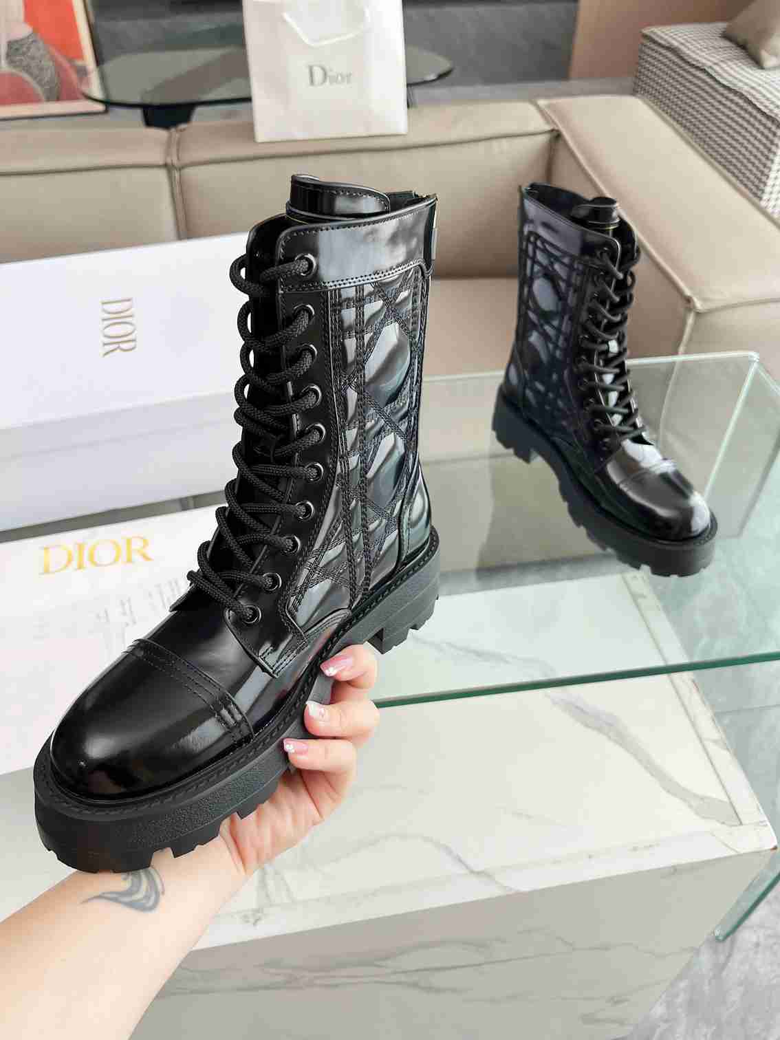 VBS D UNIT ANKLE BOOT QUILTED CANNAGE CALFSKIN BLACK KCI995CQC S900