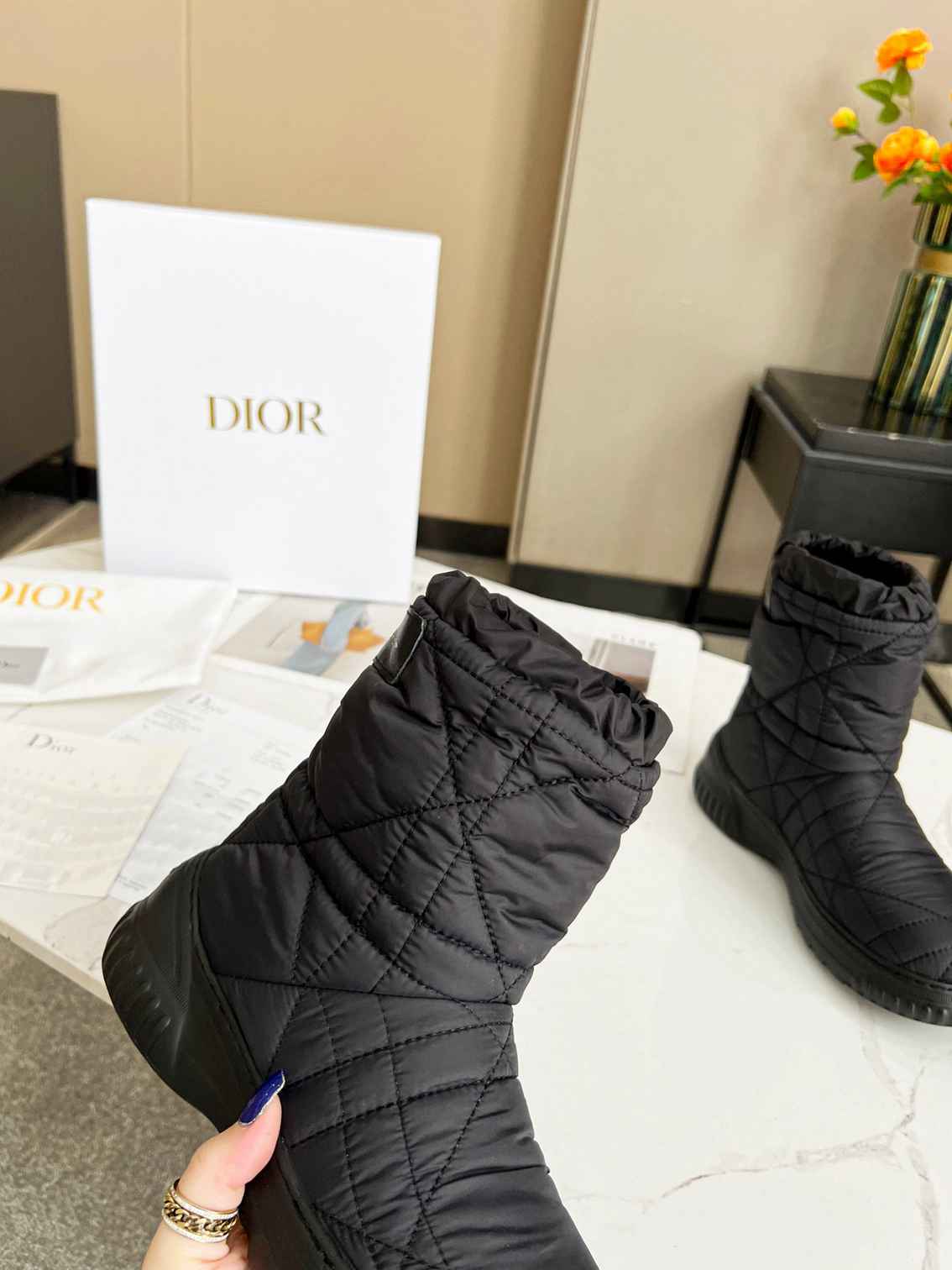 VBS FROST ANKLE BOOT BLACK QUILTED NYLON BLACK