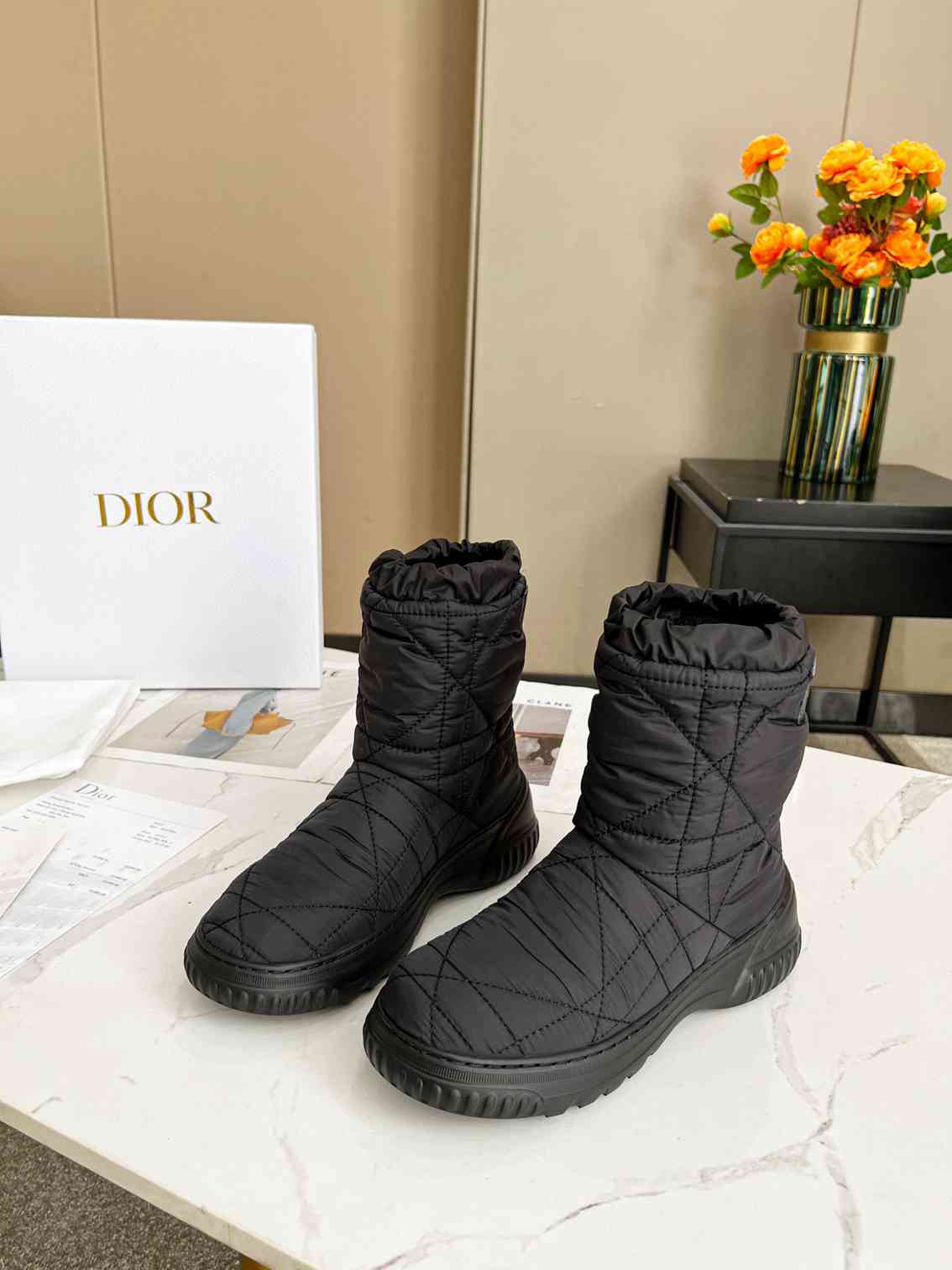 VBS FROST ANKLE BOOT BLACK QUILTED NYLON BLACK