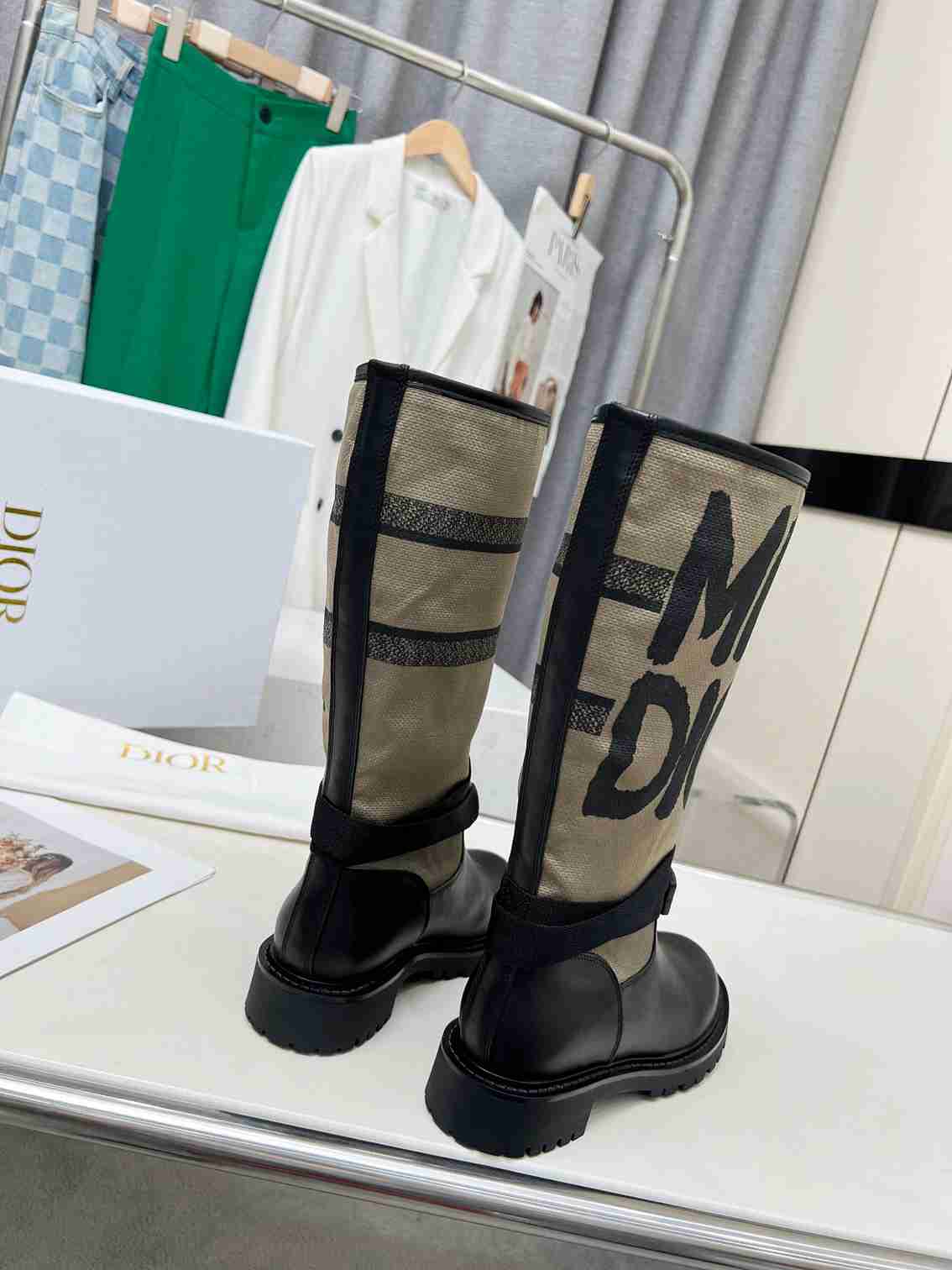 VBS D MAJOR BOOT WITH MISS VBS PRINT WARM TAUPE KDI929CMV S44X