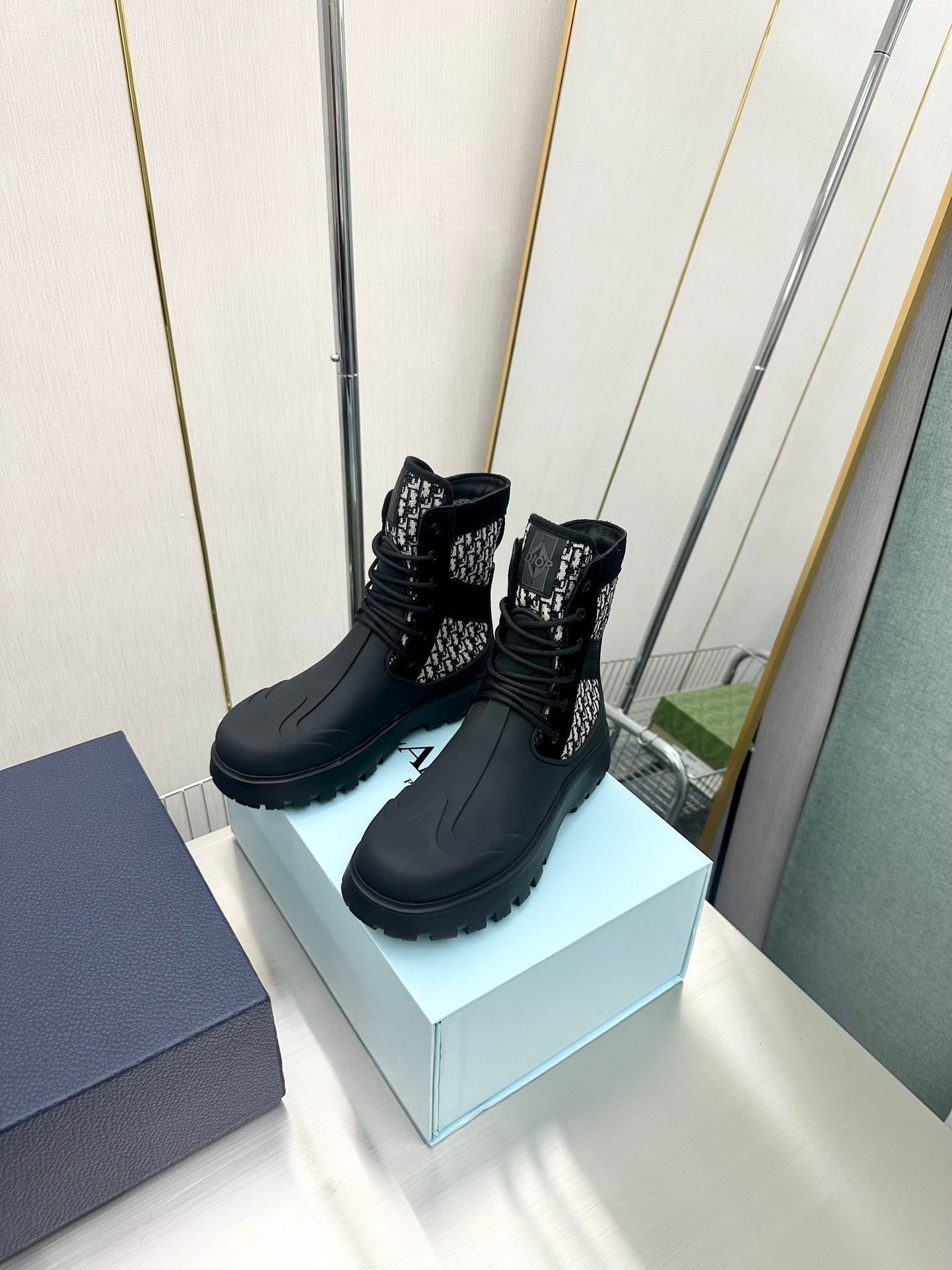 VBS GARDEN LACE UP BOOT BLACK 3BO315ZYH H961