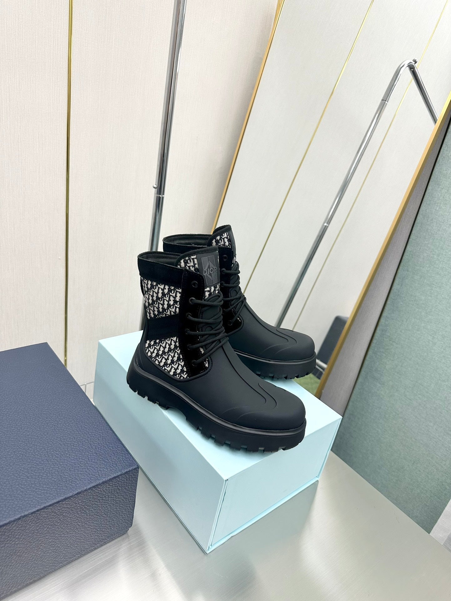 VBS GARDEN LACE UP BOOT BLACK 3BO315ZYH H961