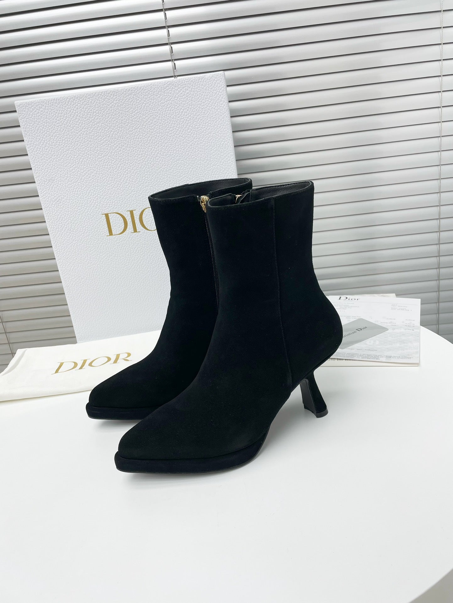 DD SUEDE LEATHER ANKLE BOOTS BLACK