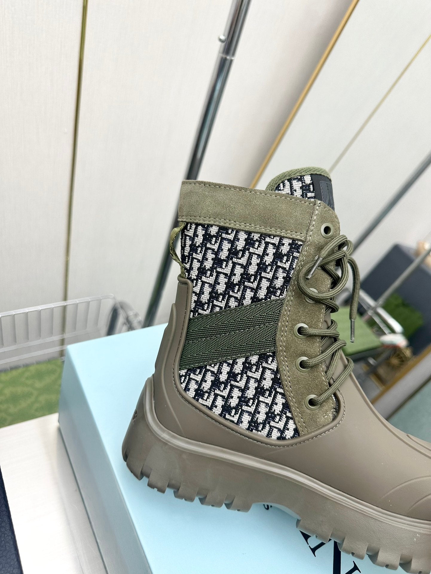 VBS GARDEN LACE UP BOOT GREEN