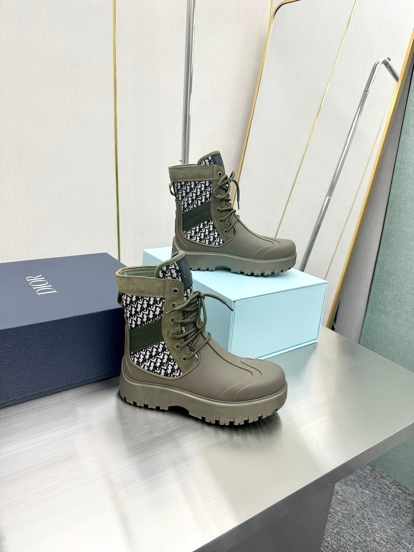 VBS GARDEN LACE UP BOOT GREEN