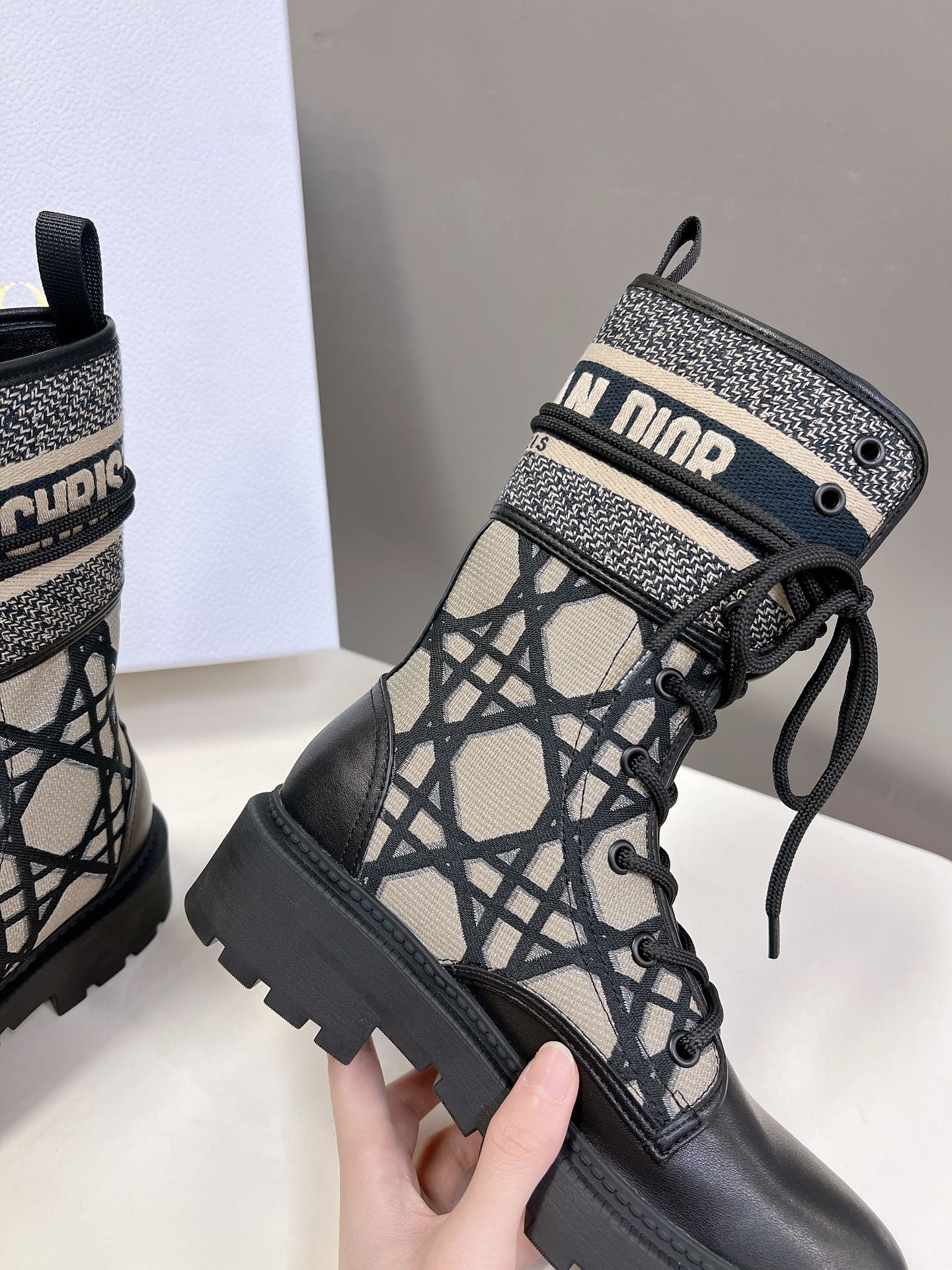 VBS D MAJOR BOOTS BLACK AND BEIGE