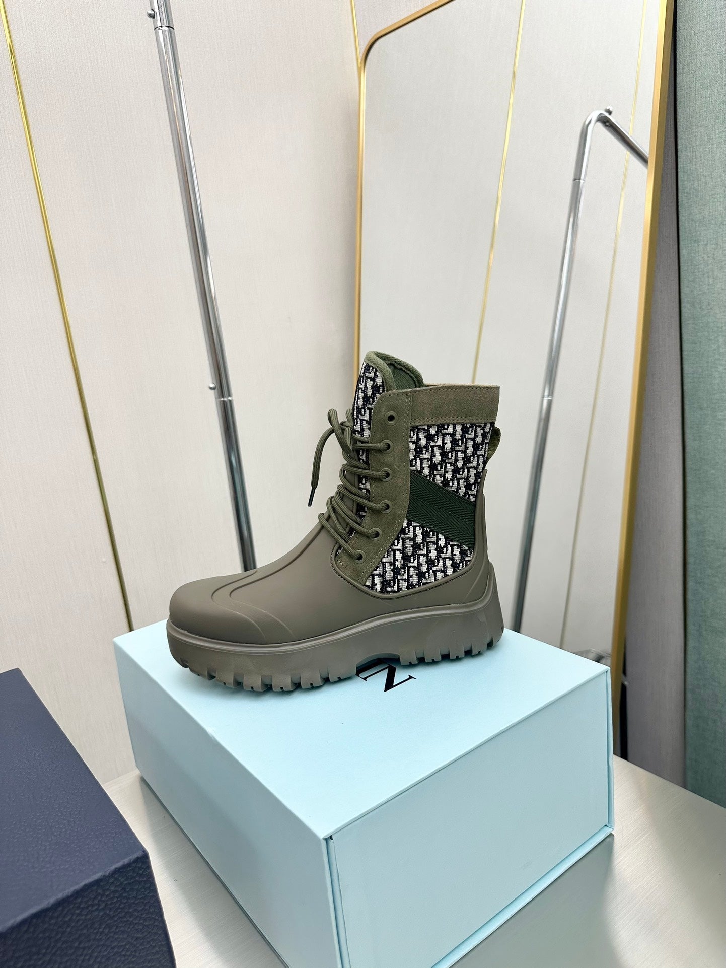 DD GARDEN LACE UP BOOT GREEN