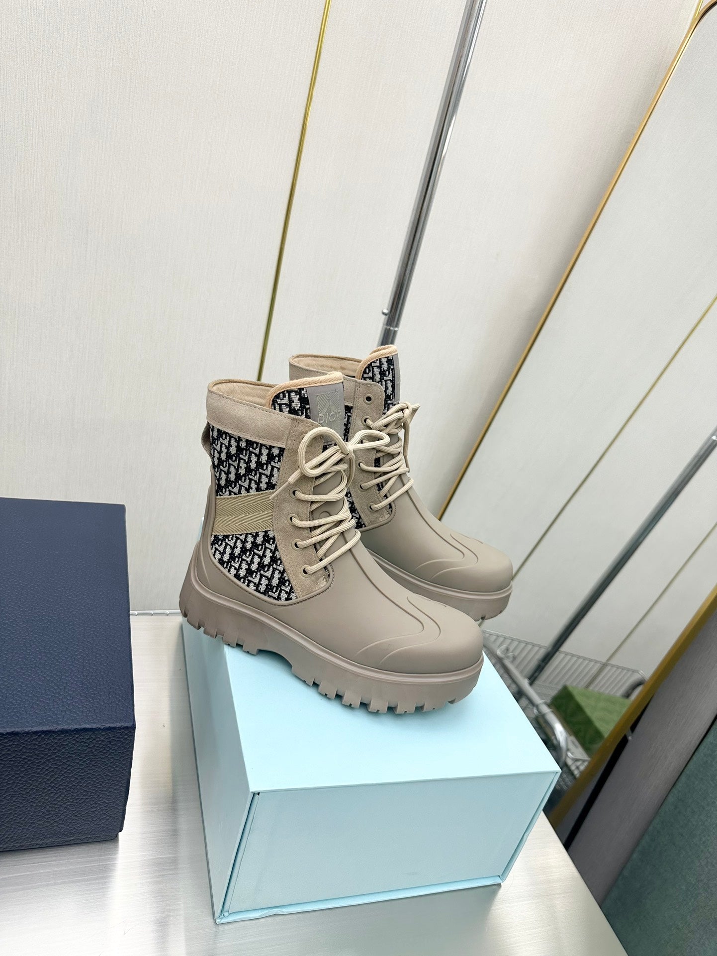DD GARDEN LACE UP BOOT BEIGE 3BO315ZYH H164