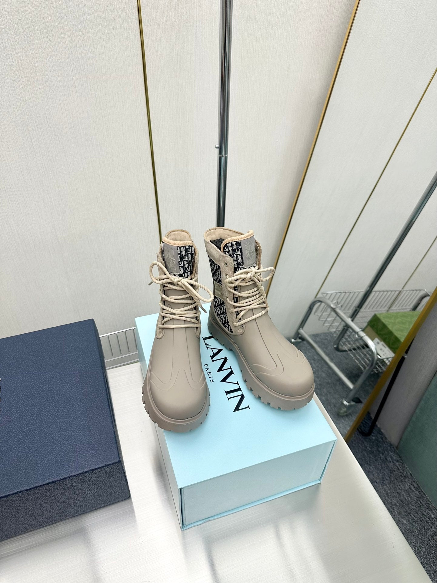 DD GARDEN LACE UP BOOT BEIGE 3BO315ZYH H164