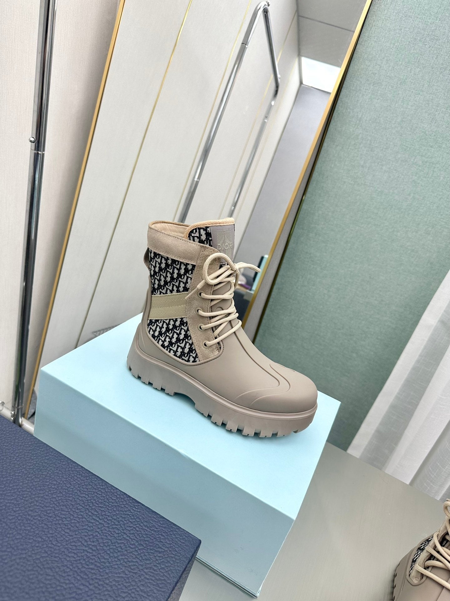 DD GARDEN LACE UP BOOT BEIGE 3BO315ZYH H164