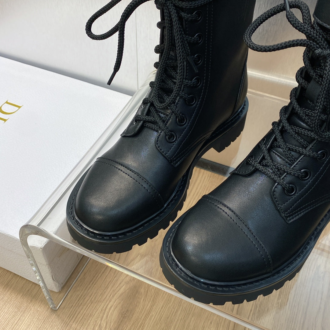 DD D TRAP ANKLE BOOT BLACK