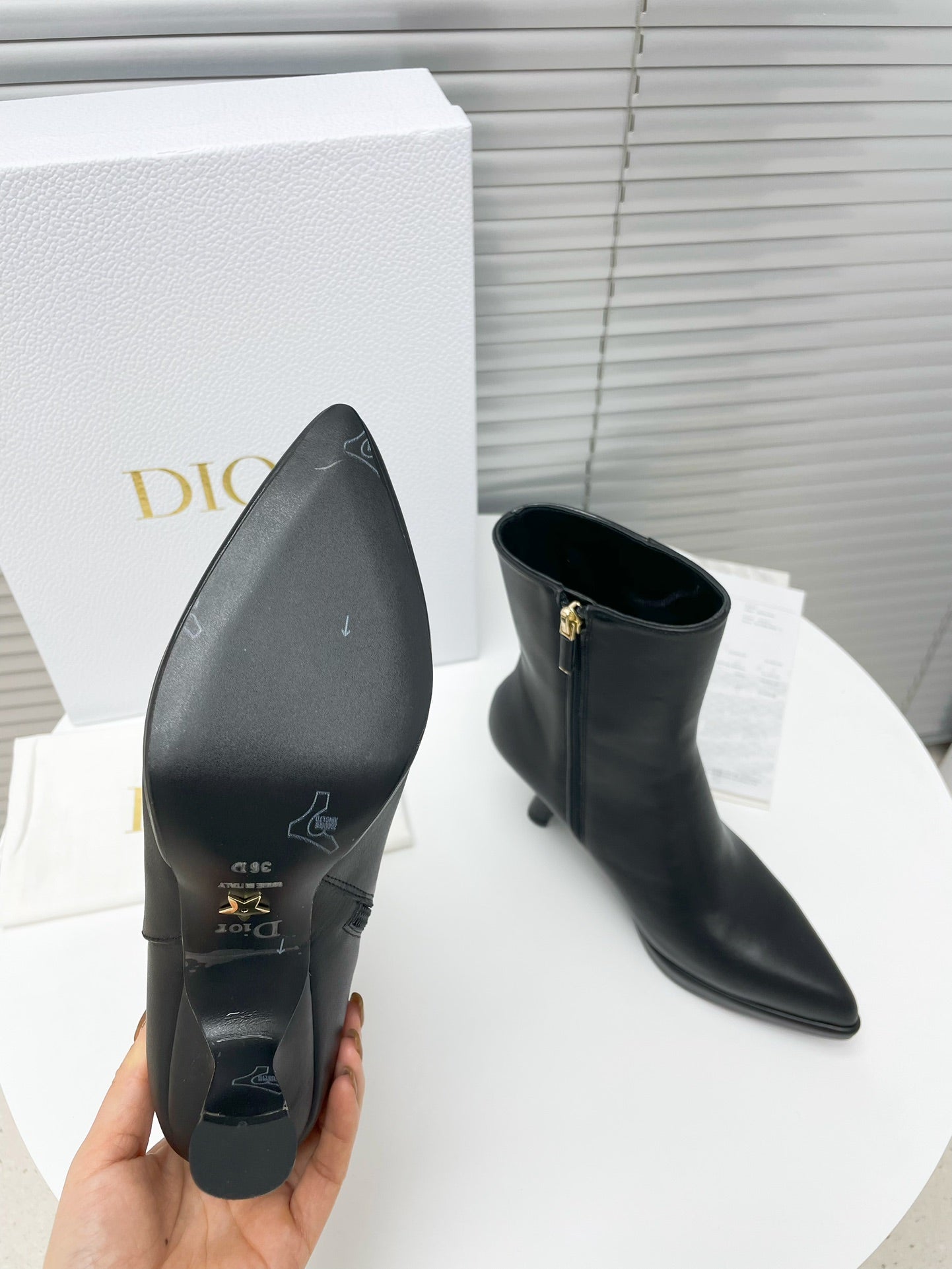 DD LEATHER ANKLE BOOTS BLACK