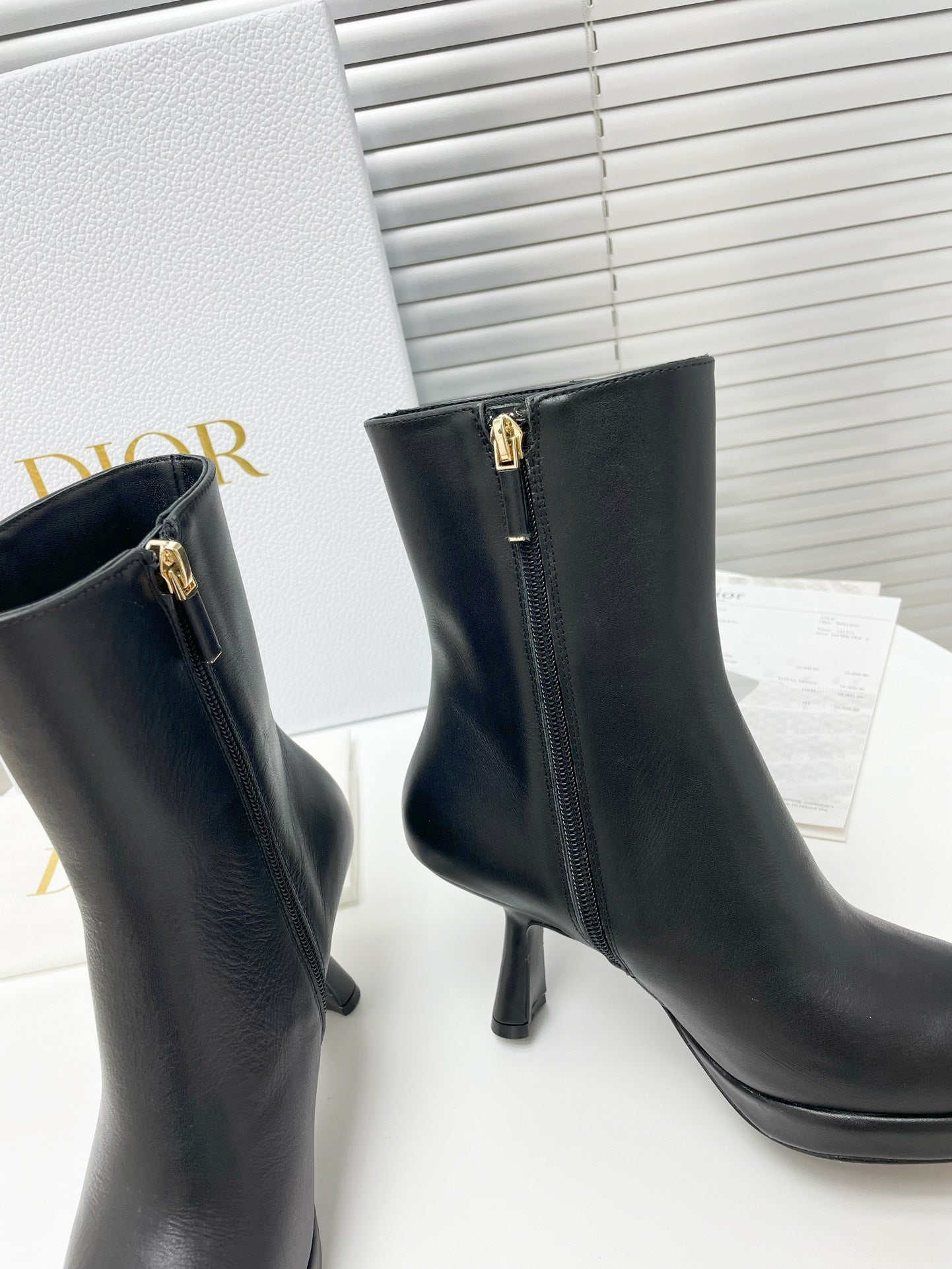 VBS LEATHER ANKLE BOOTS BLACK