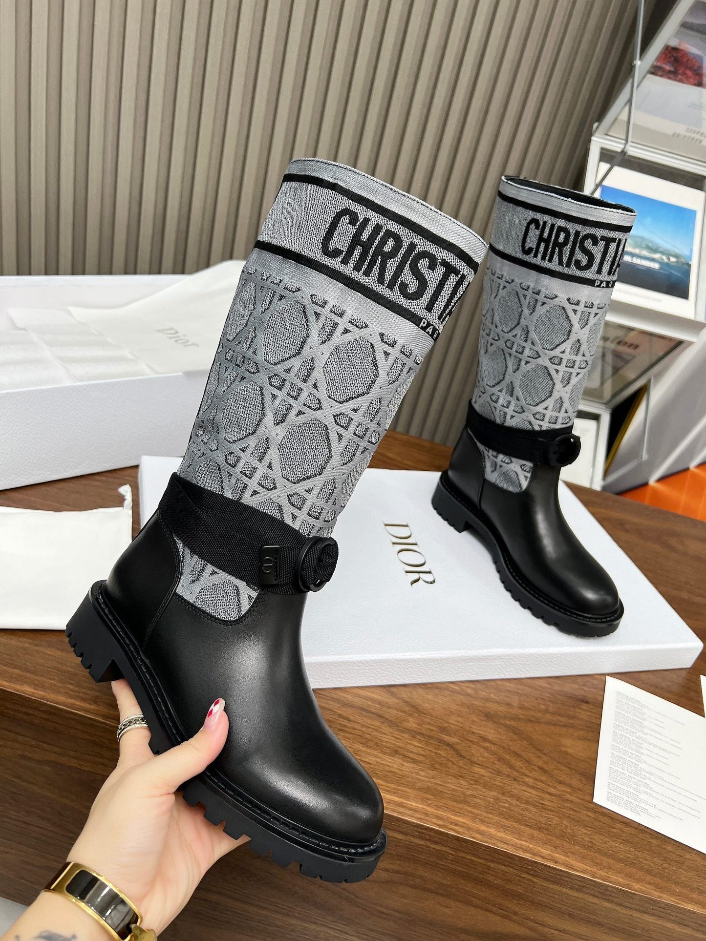 DD D MAJOR BOOT CALFSKIN BLACK AND GREY