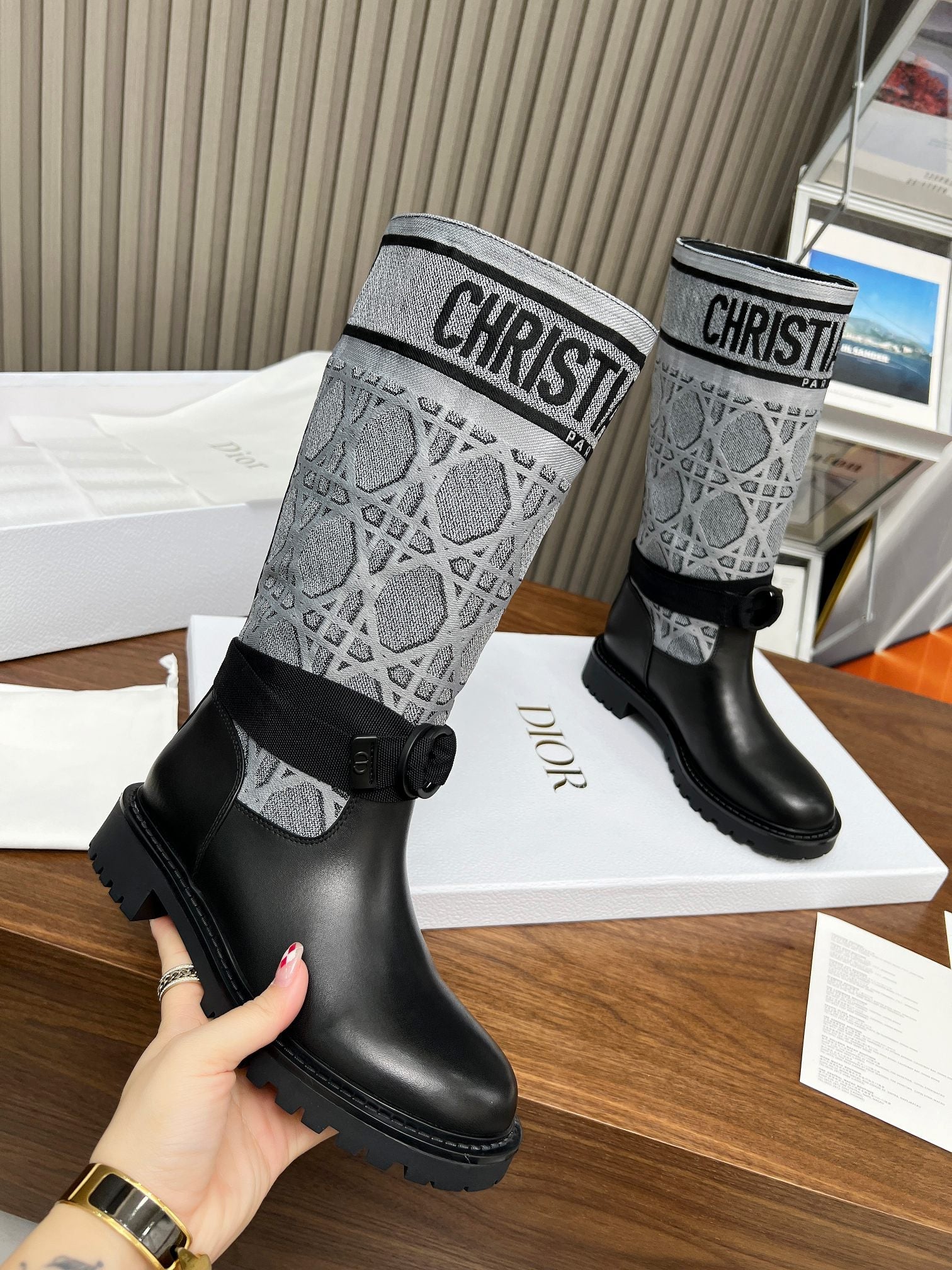 DD D MAJOR BOOT CALFSKIN BLACK AND GREY