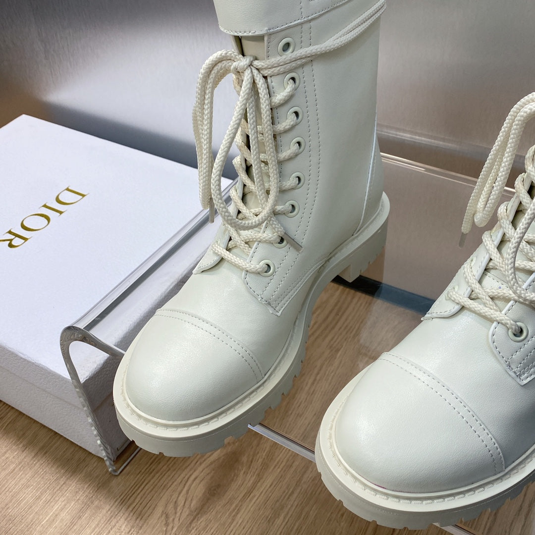DD D TRAP ANKLE BOOT WHITE