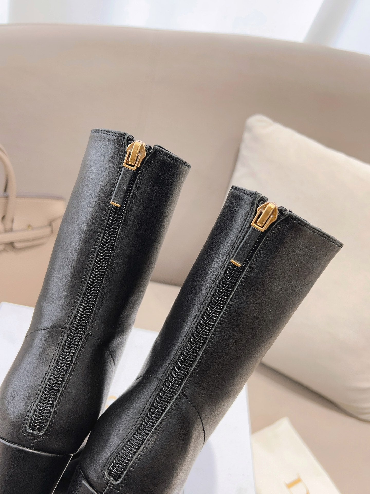 DD D RISE ANKLE BOOTS BLACK
