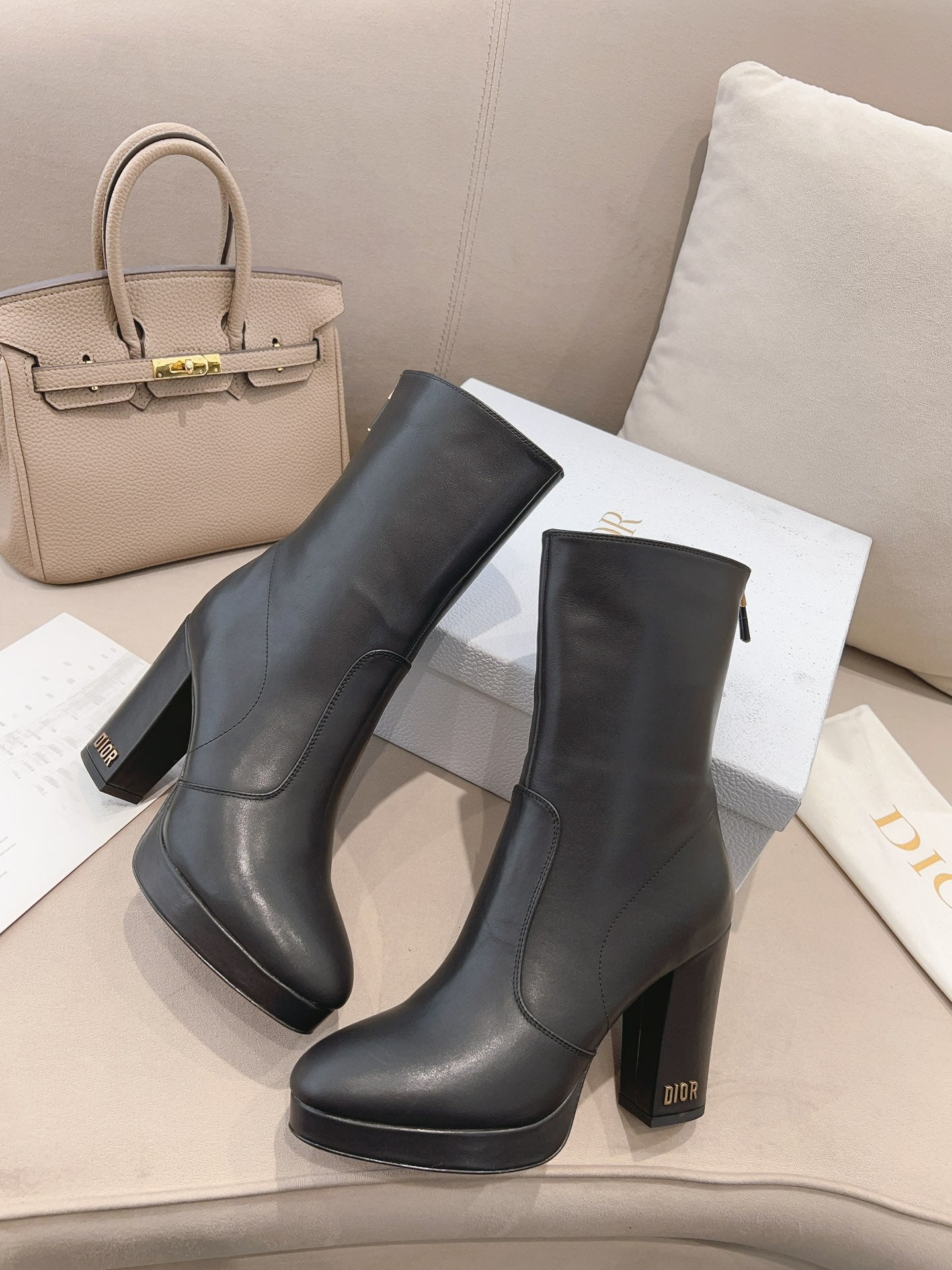 DD D RISE ANKLE BOOTS BLACK