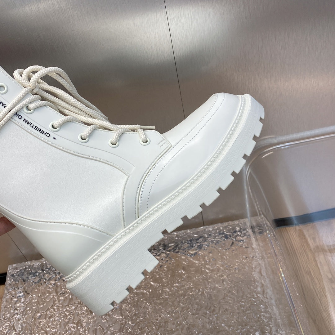 VBS D TRAP ANKLE BOOT WHITE