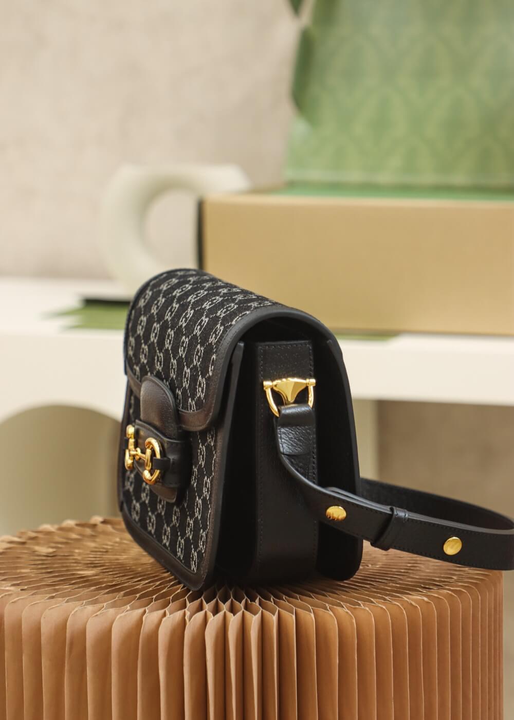 VBS 602204 shoulder bag bag Leather black
