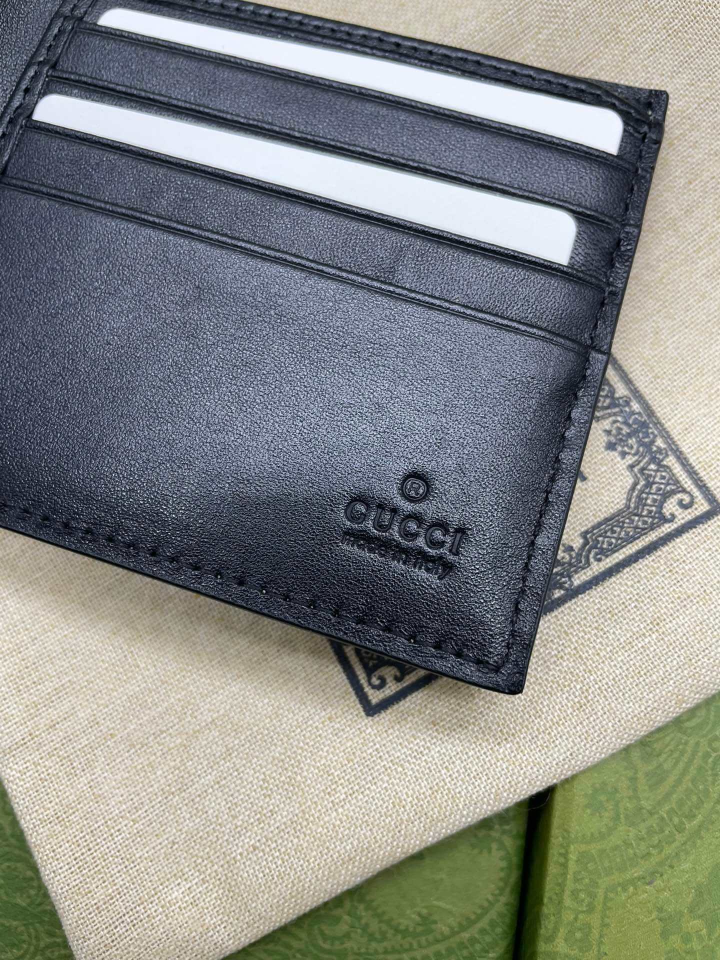 VBS PVC Screen Printing bee wallet black 451268