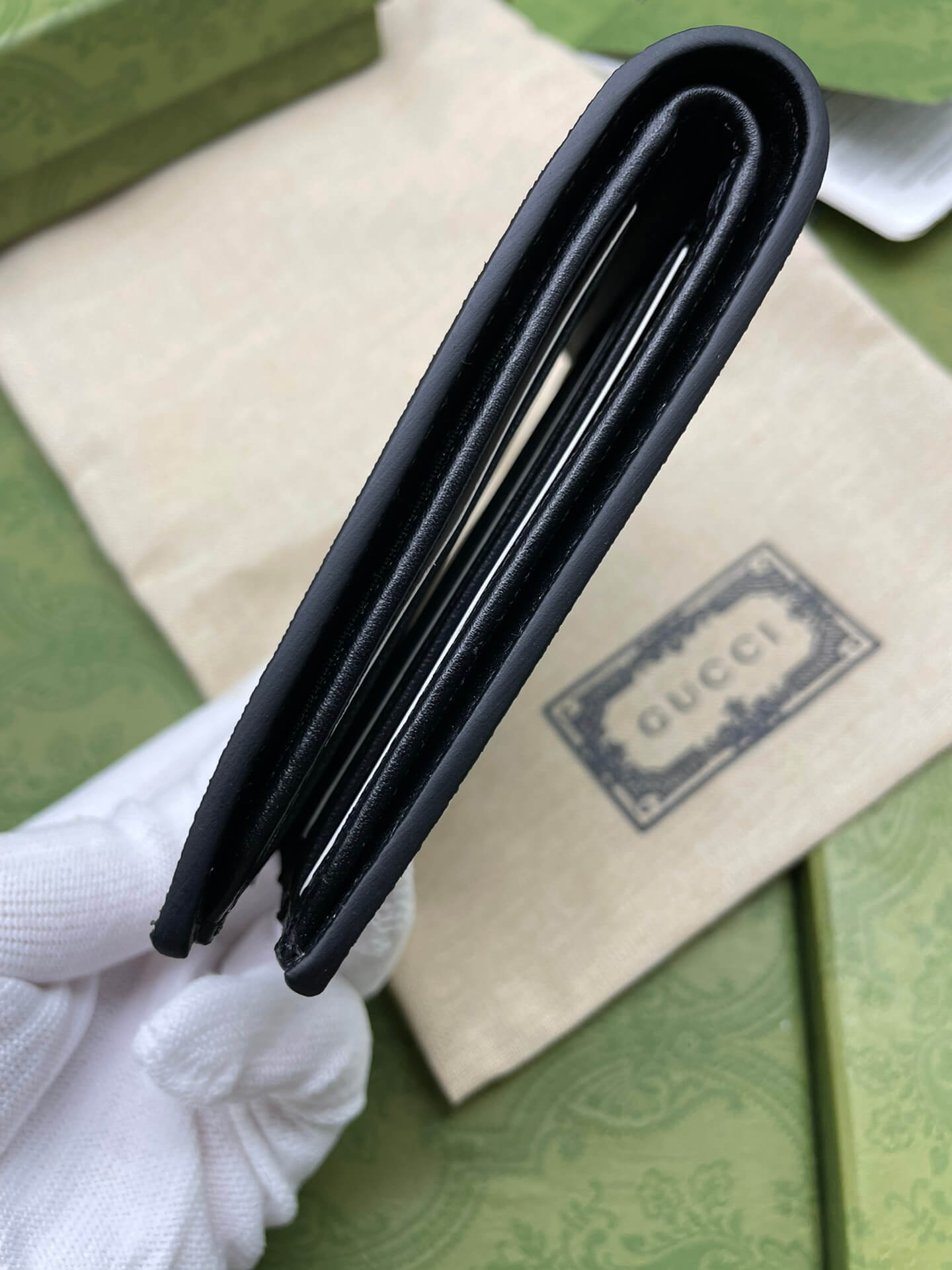 VBS PVC Screen Printing bee wallet black 451268