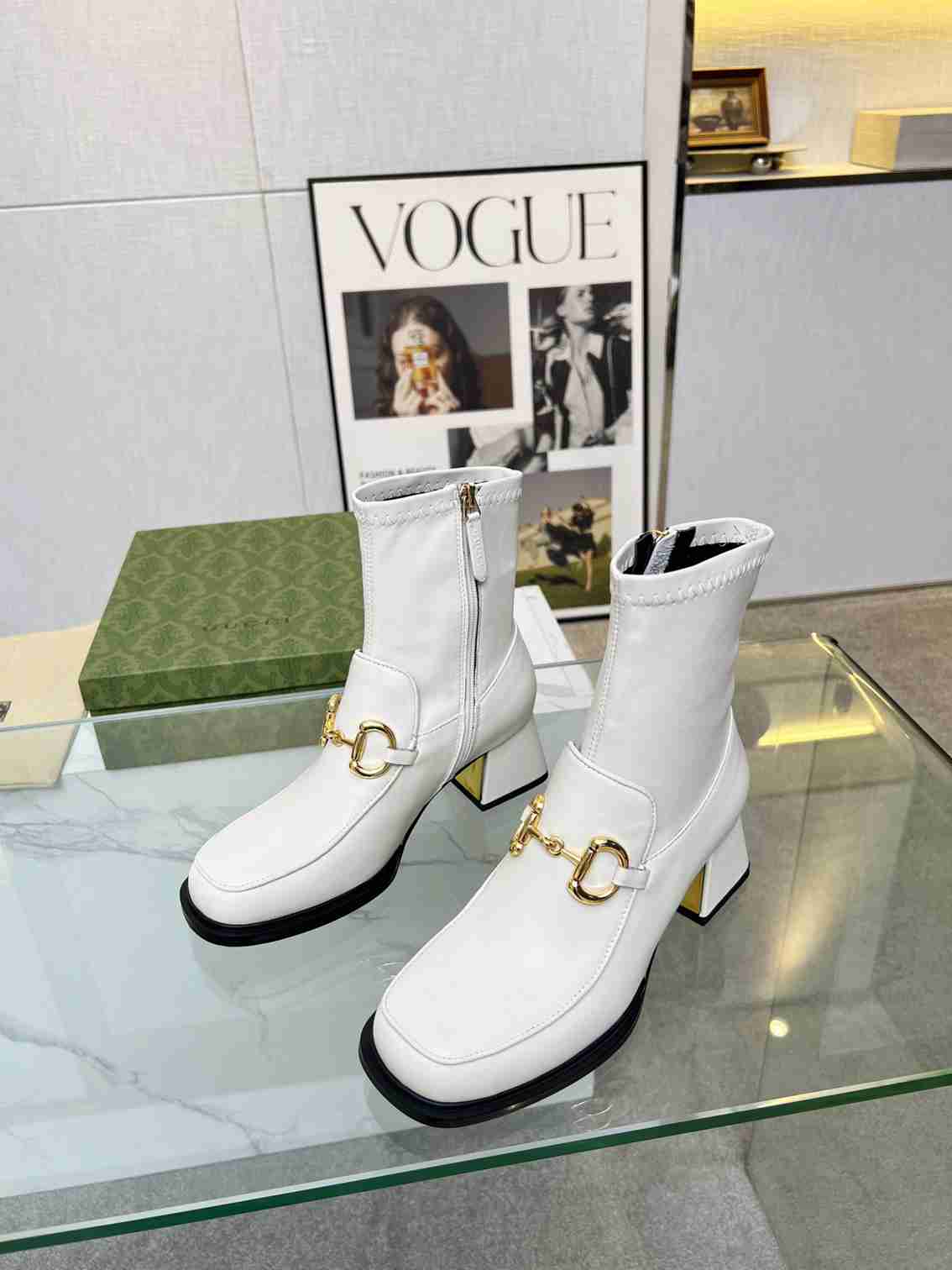 VBS HORSEBIT PLAQUE ANKLE BOOTS OFF WHITE
