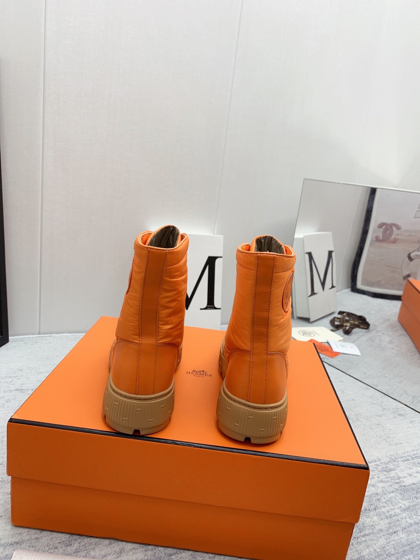 HM FRESH ANKLE BOOTS ORANGE