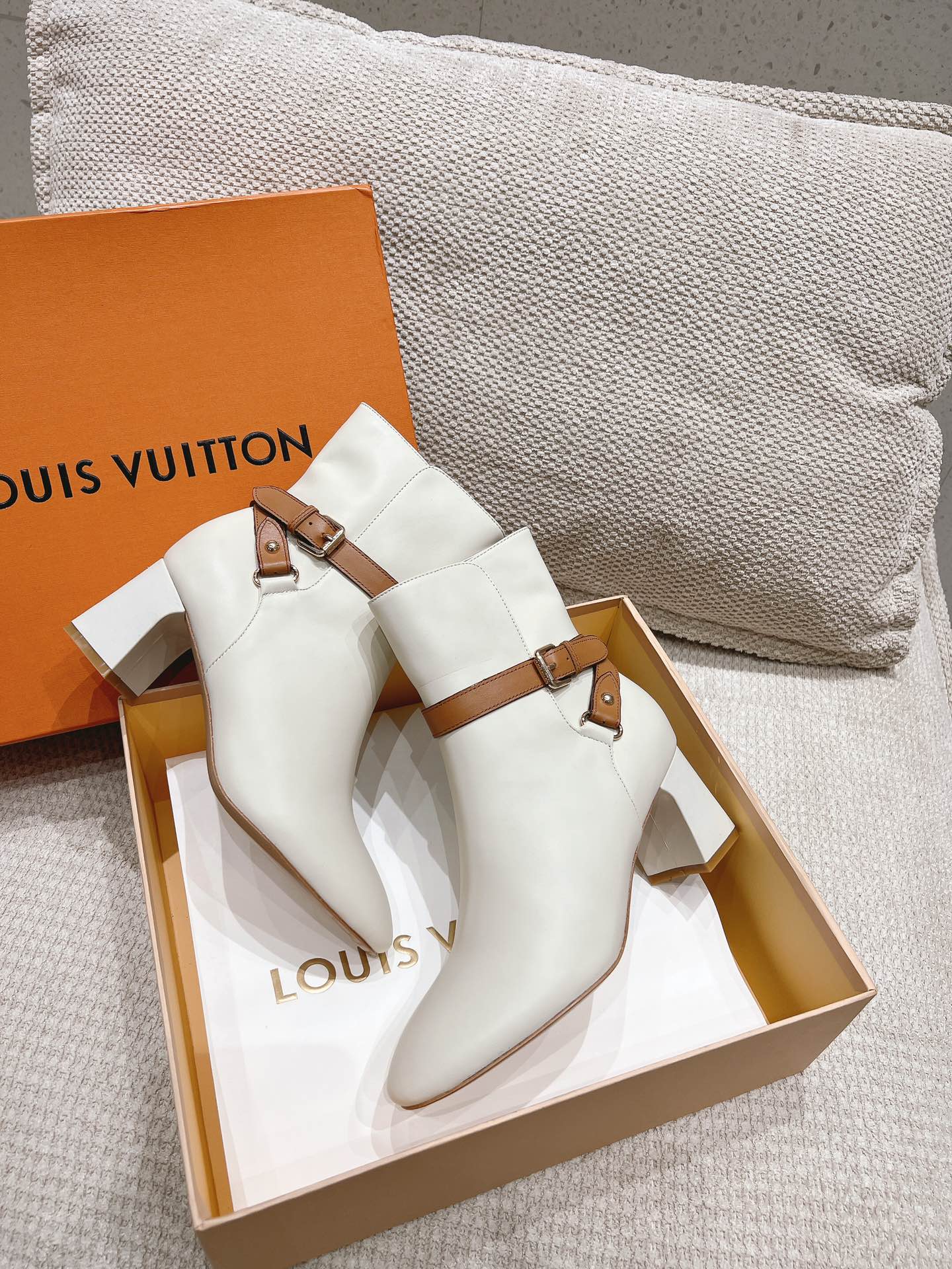 nmb PARISIENNE ANKLE BOOT WHITE