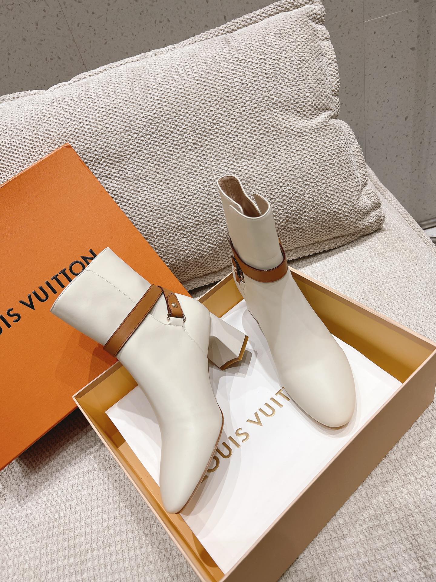 nmb PARISIENNE ANKLE BOOT WHITE