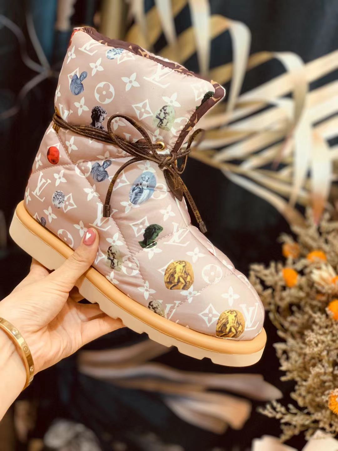 nmb PILLOW COMFORT ANKLE BOOT MONOGRAM PINK