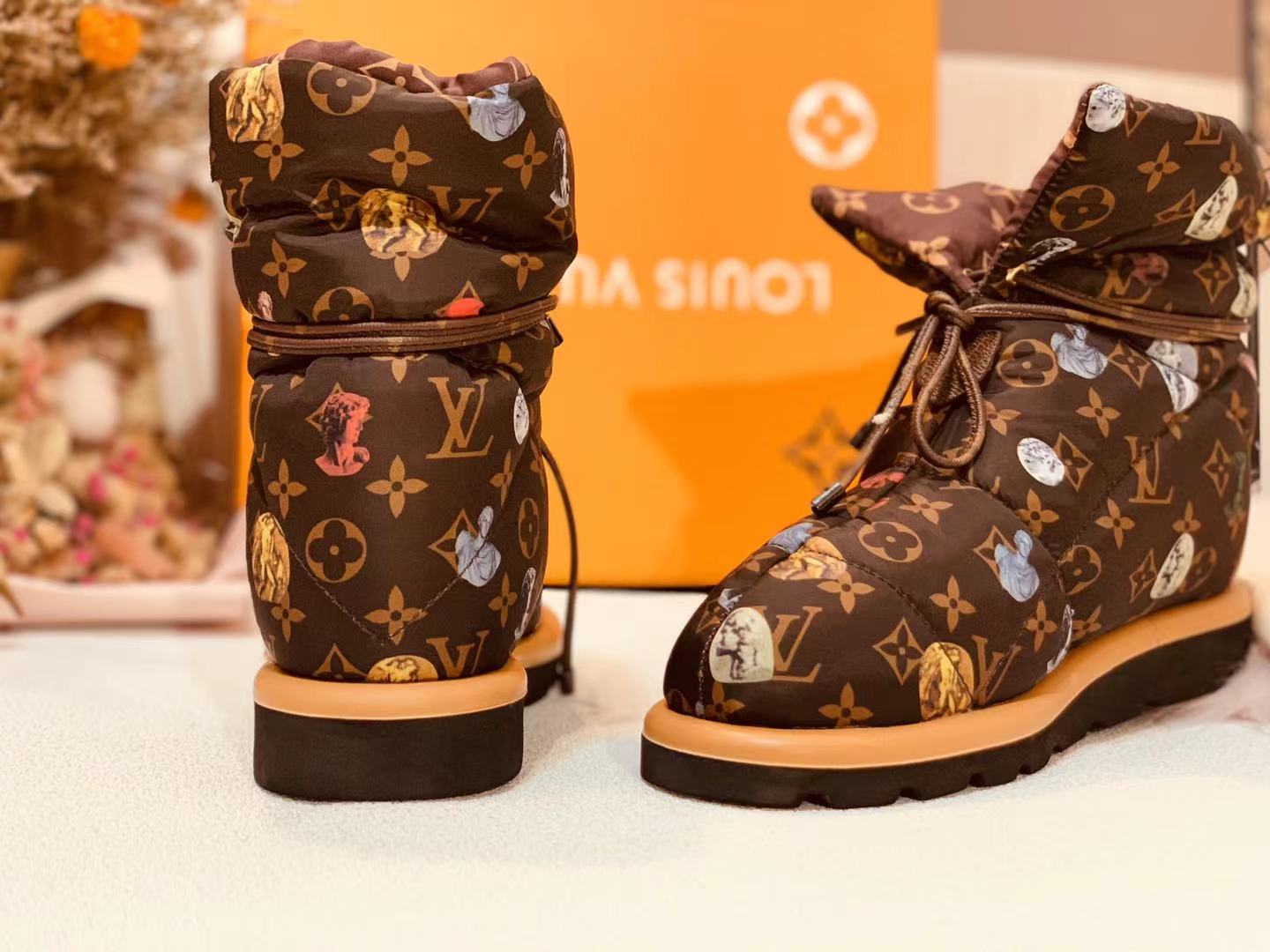 nmb PILLOW COMFORT ANKLE BOOT MONOGRAM CANVAS