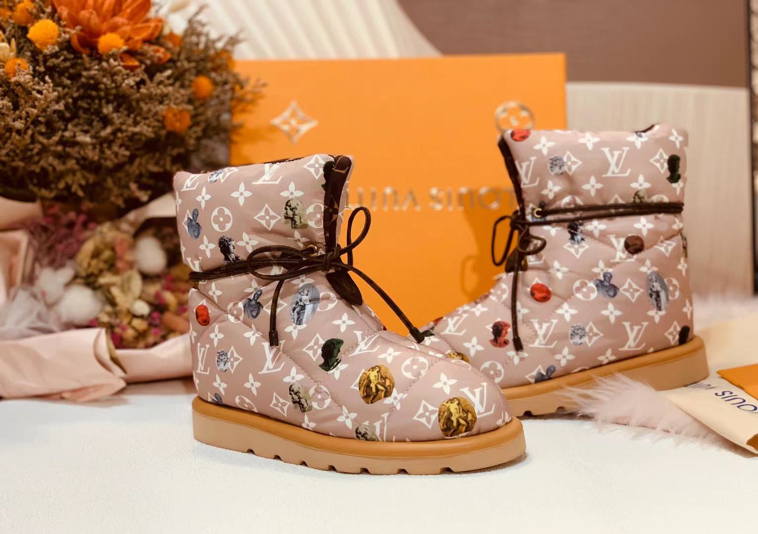 nmb PILLOW COMFORT ANKLE BOOT MONOGRAM PINK
