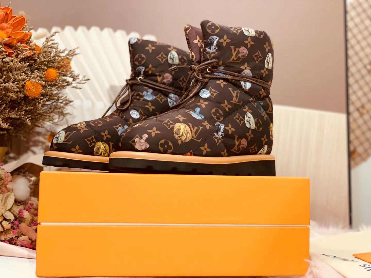 nmb PILLOW COMFORT ANKLE BOOT MONOGRAM CANVAS