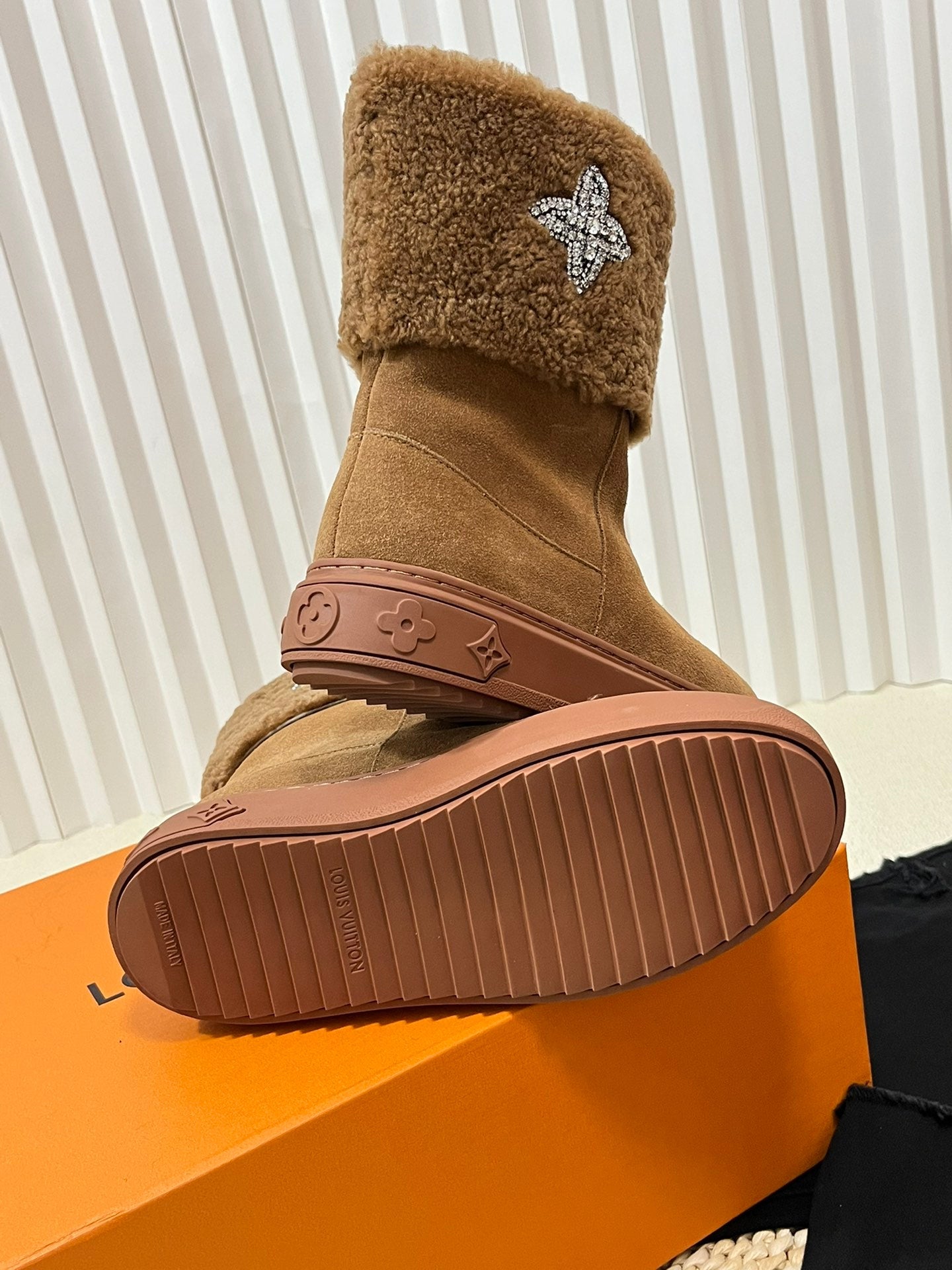 nmb ANKLE BOOT STUDDED WITH DIAMONDS BROWN