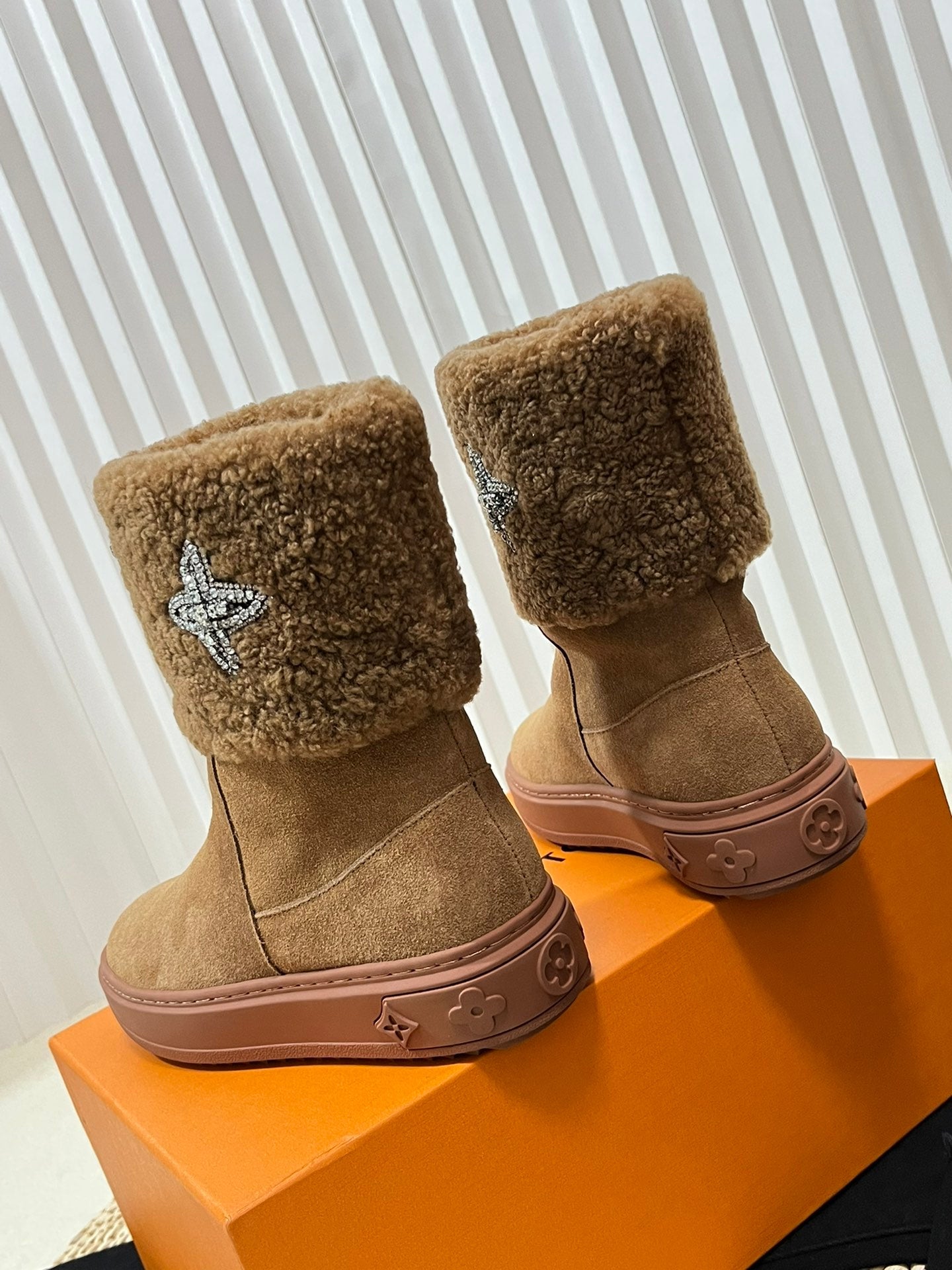 nmb ANKLE BOOT STUDDED WITH DIAMONDS BROWN