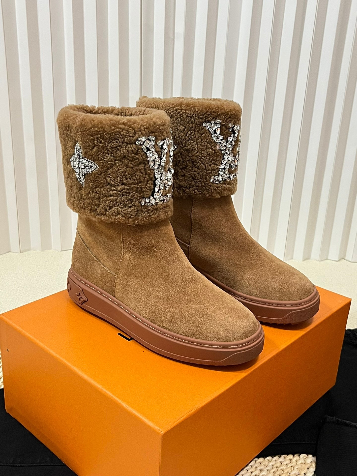 nmb ANKLE BOOT STUDDED WITH DIAMONDS BROWN