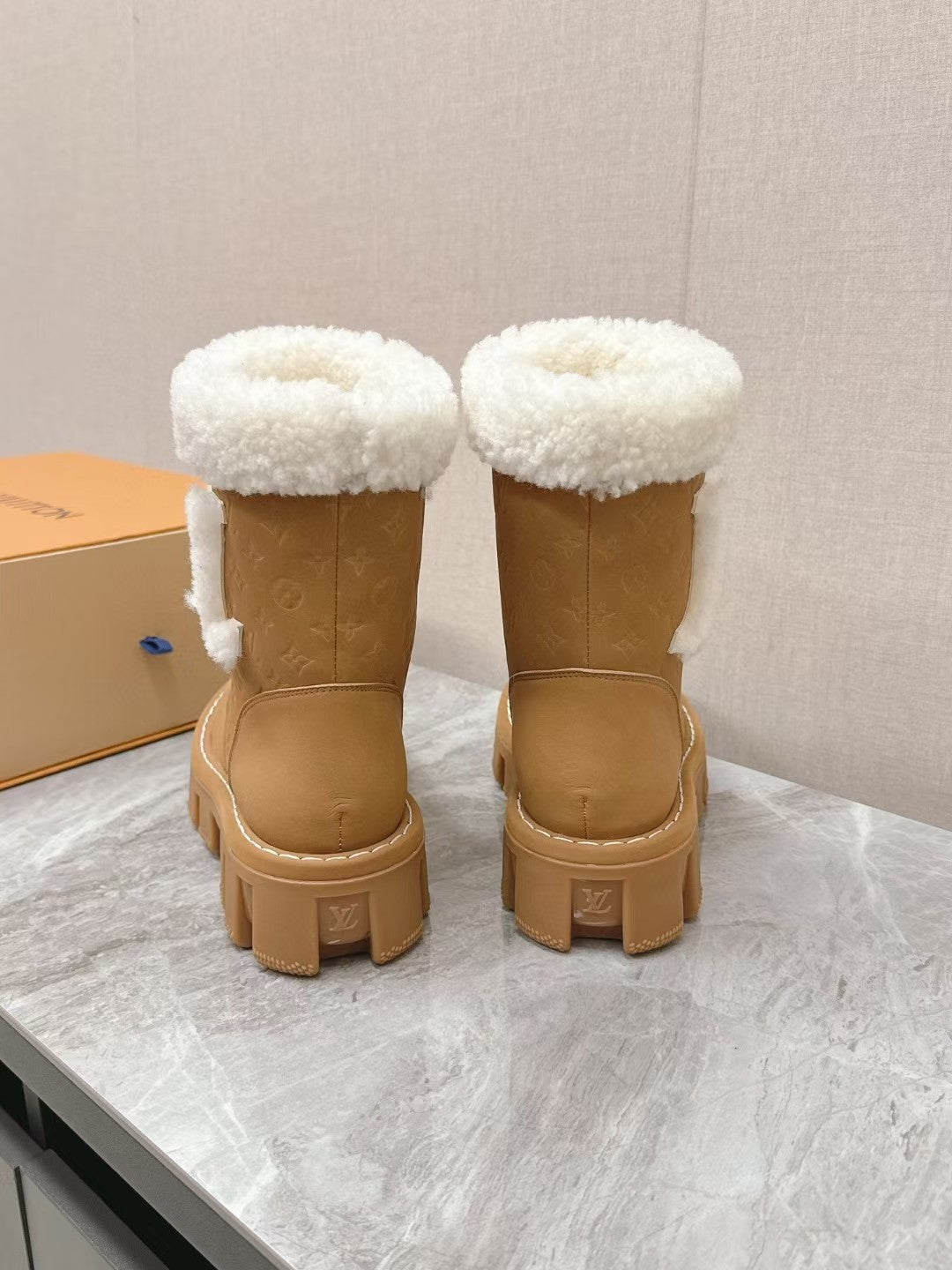VBS ANKLE BOOTS IN BRONZE BROWN