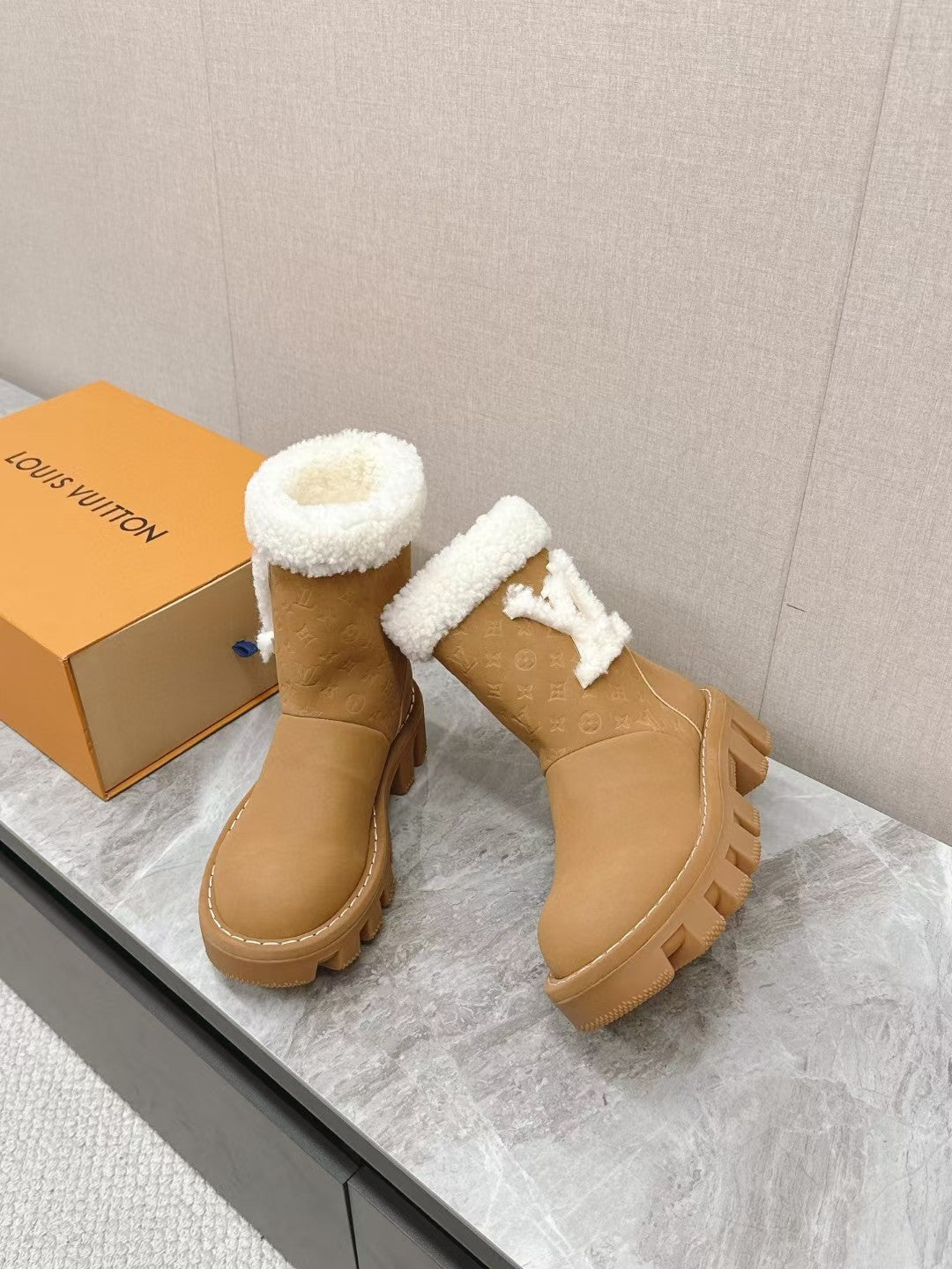 nmb ANKLE BOOTS IN BRONZE BROWN