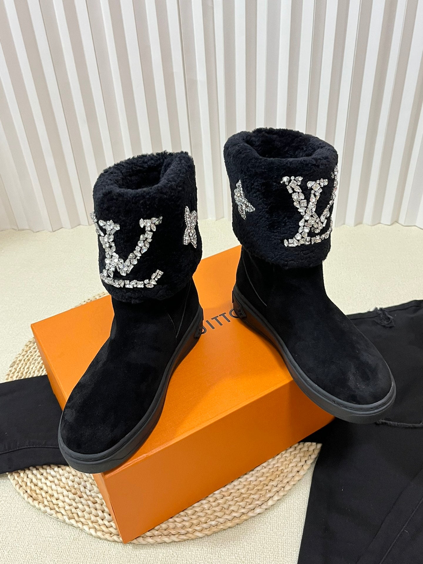 nmb ANKLE BOOT STUDDED WITH DIAMONDS BLACK