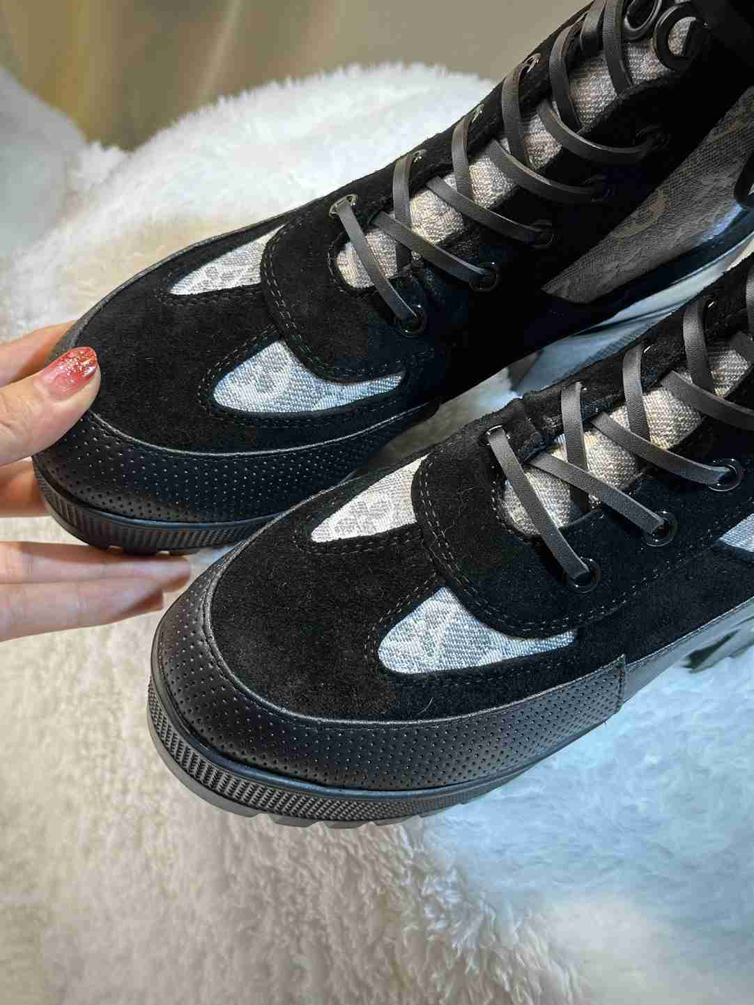 nmb LAUREATE PLATFORM DESERT BOOT GREY 1AB2X9
