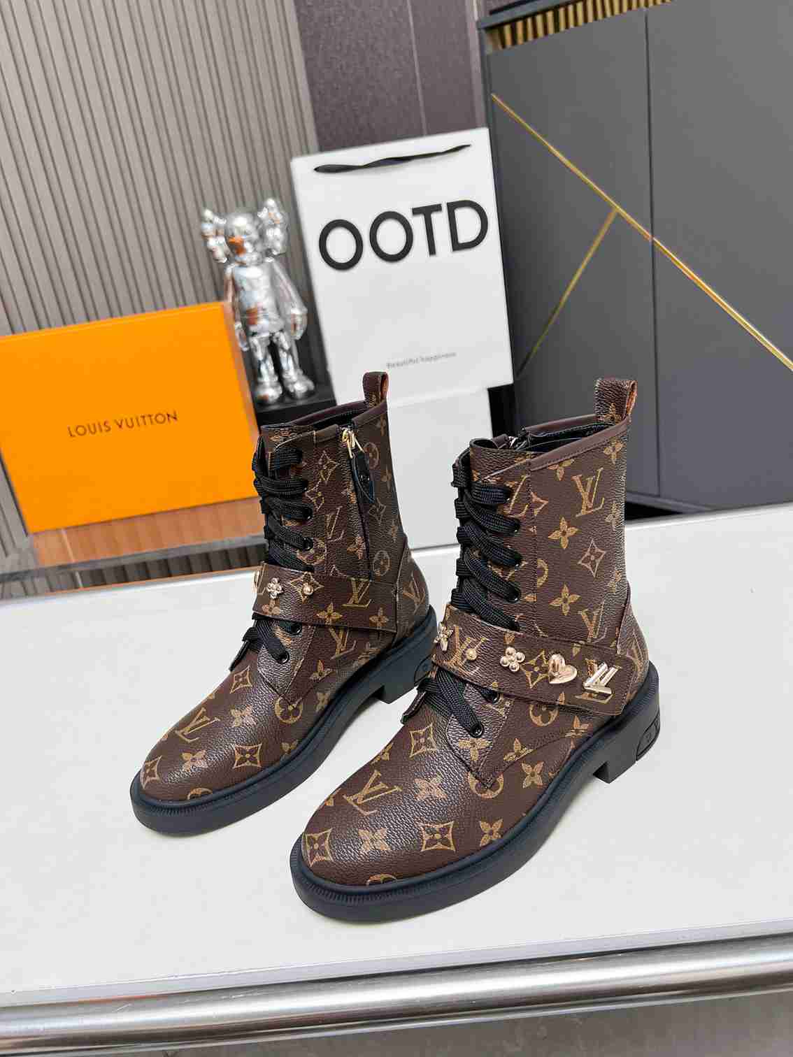 nmb CITIZEN BOOTS MONOGRAM BROWN