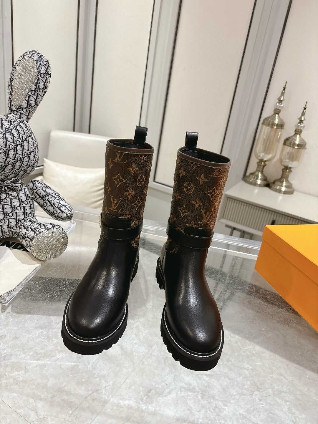 VBS TERRITORY FLAT ANKLE BOOT MONOGRAM BROWN