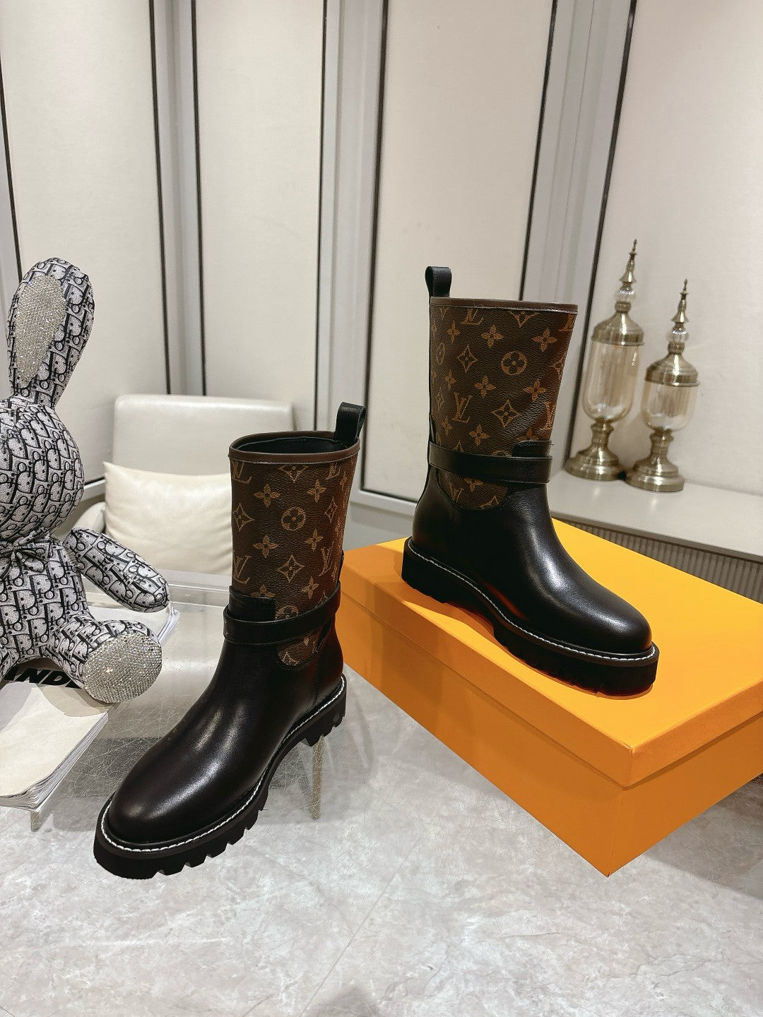 VBS TERRITORY FLAT ANKLE BOOT MONOGRAM BROWN