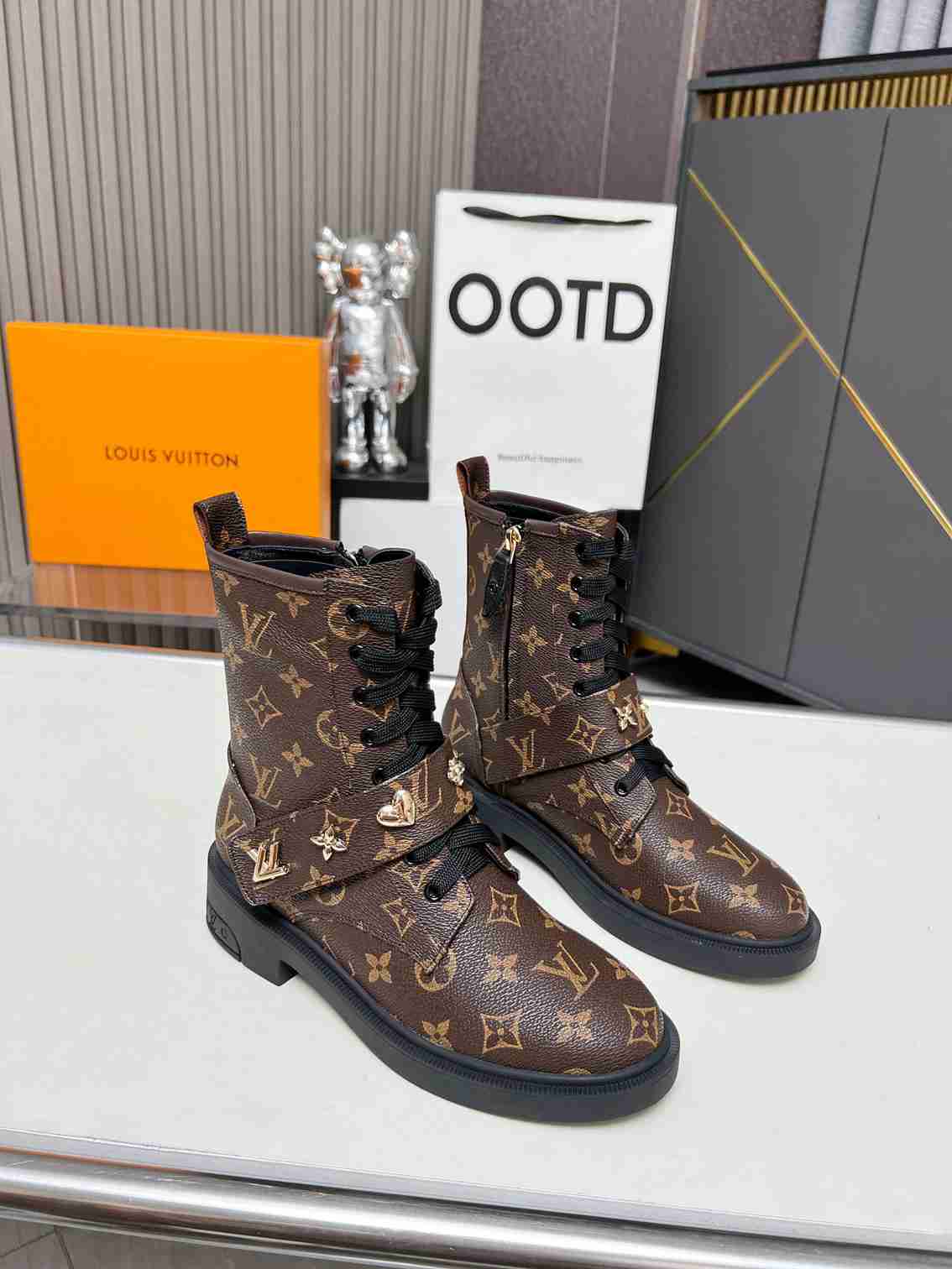 nmb CITIZEN BOOTS MONOGRAM BROWN