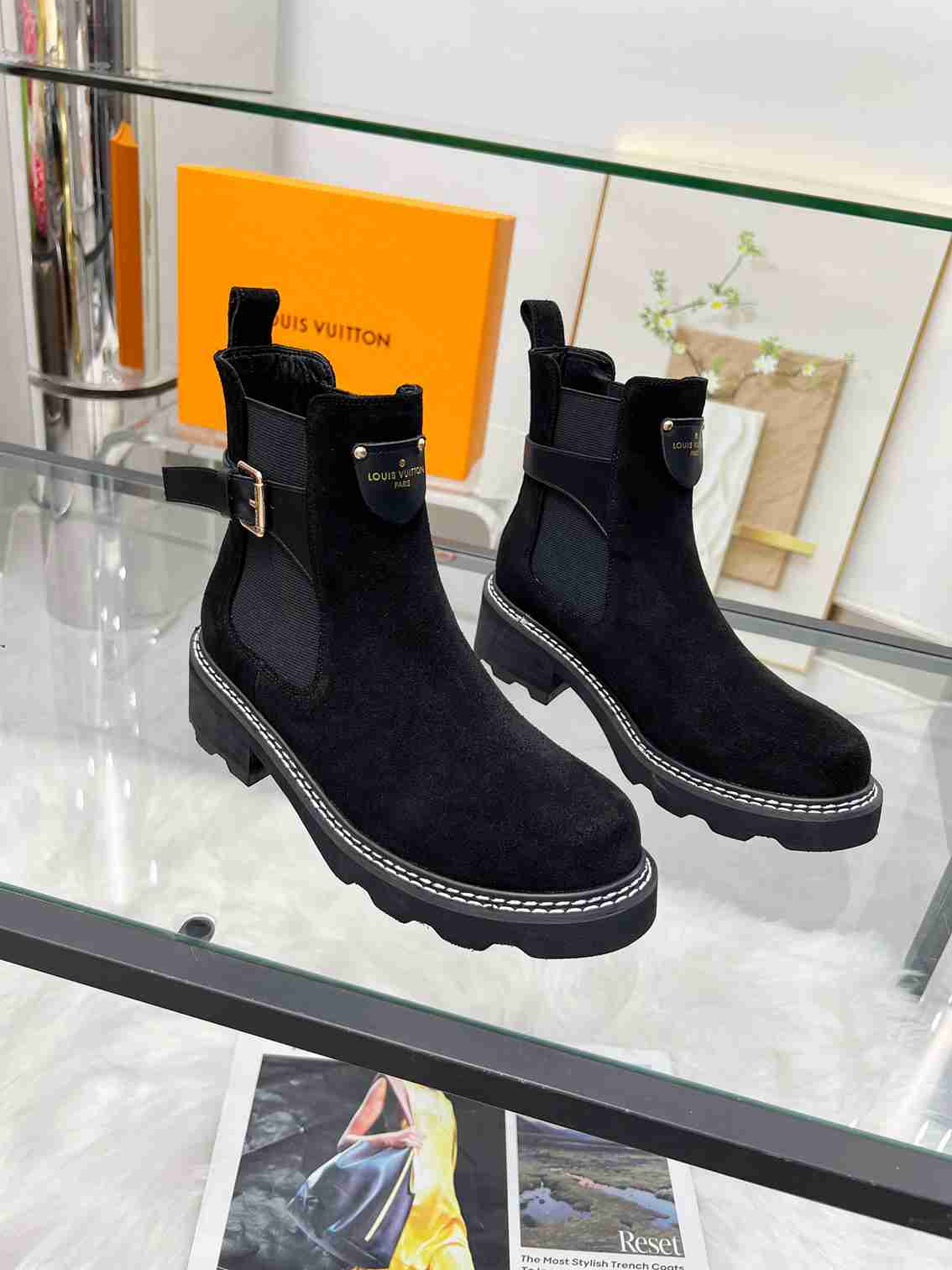 nmb nmb BEAUBOURG ANKLE BOOT SUEDE IN BLACK 1ACKCJ